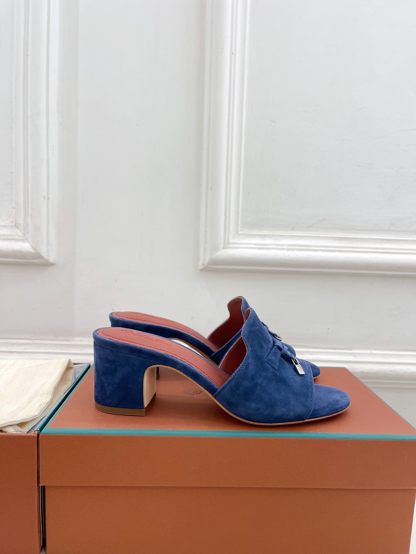 LP Sandals