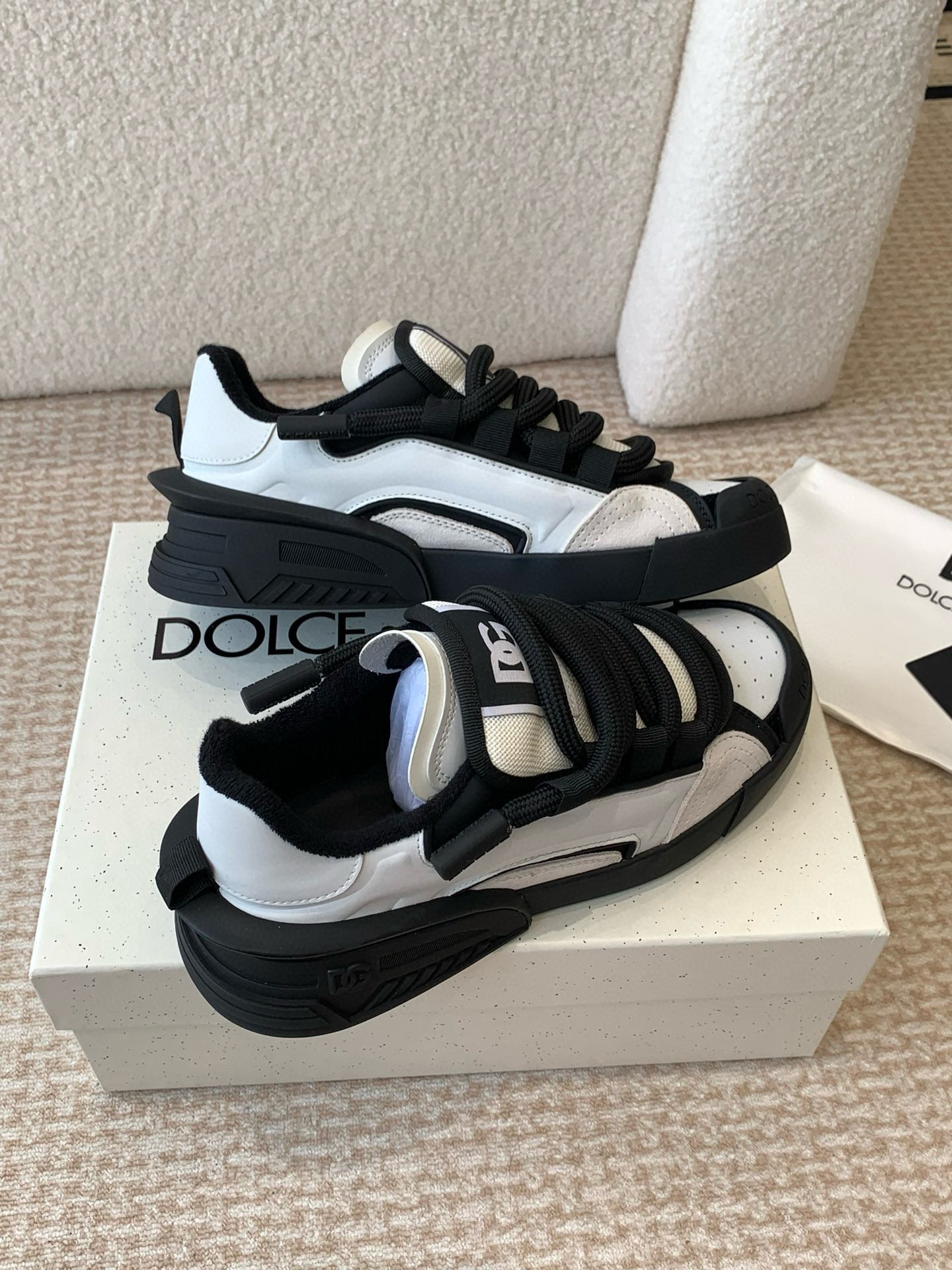DG Sneakers