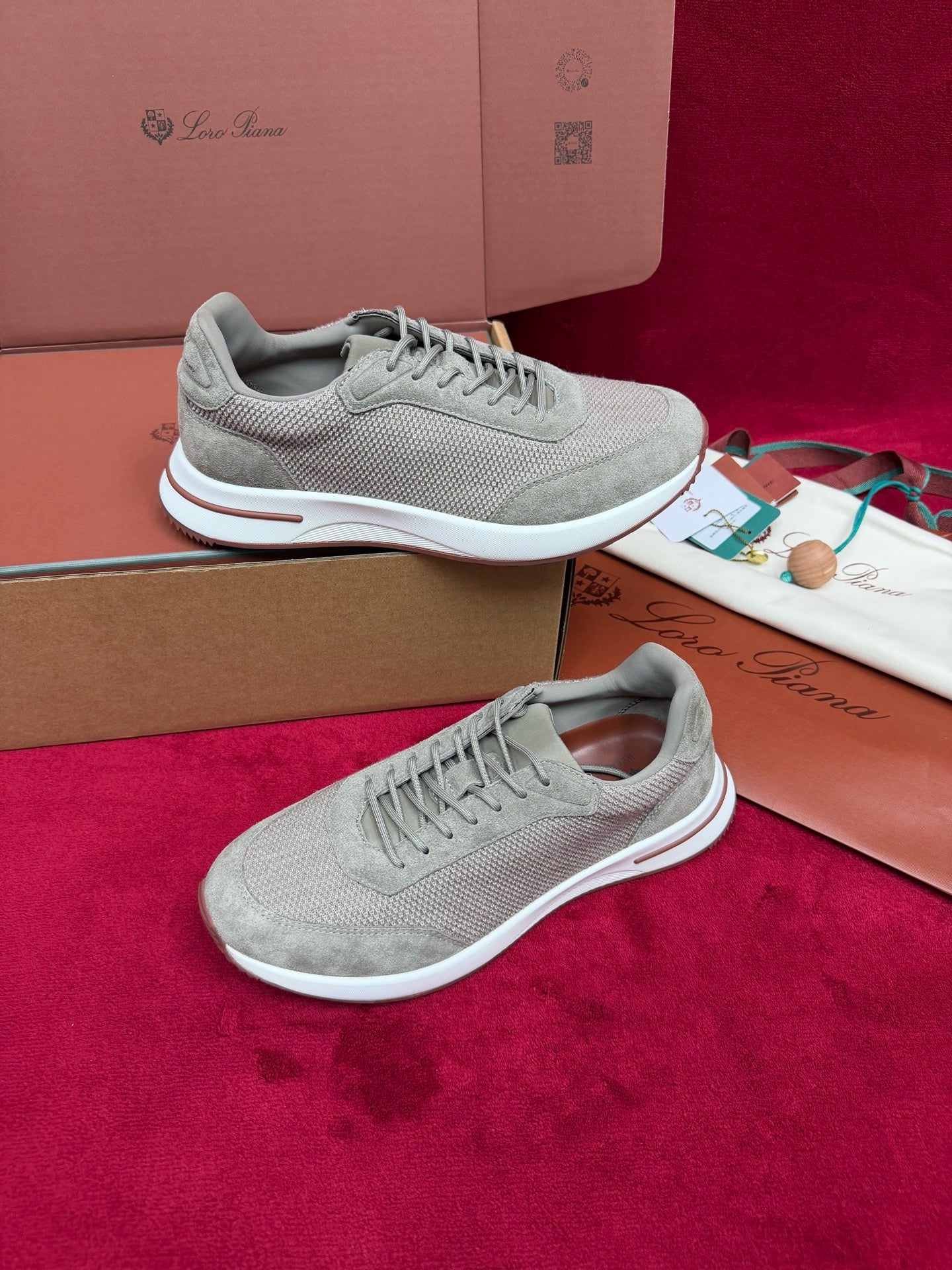 LP Sneaker