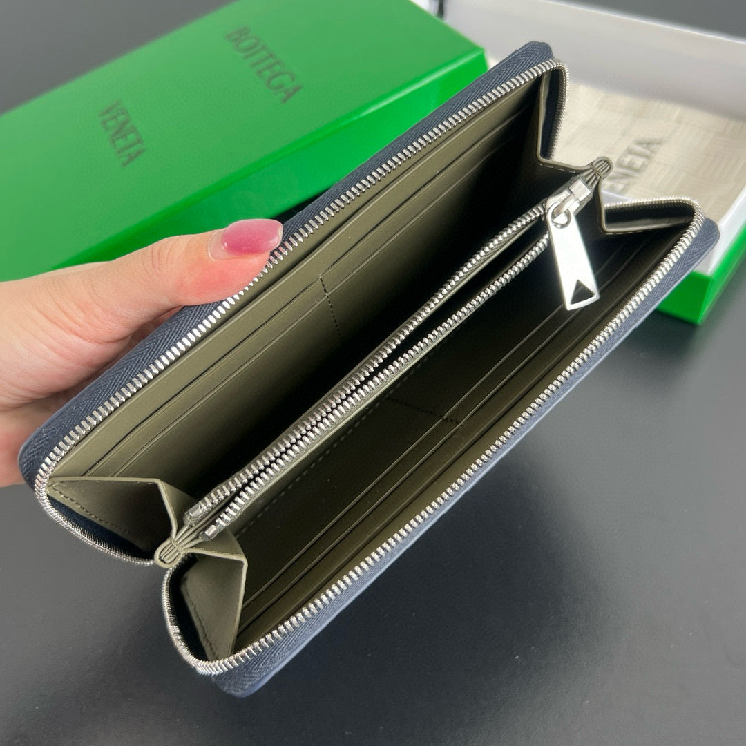 Bottega Veneta Long Zipped Wallet