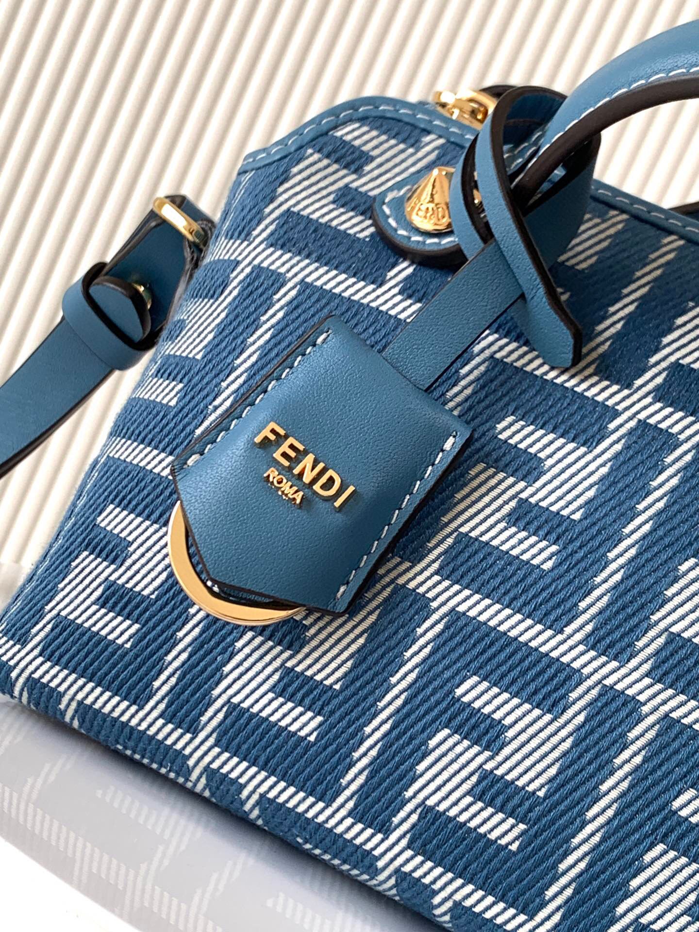 Fendi Sling bag (Mini)