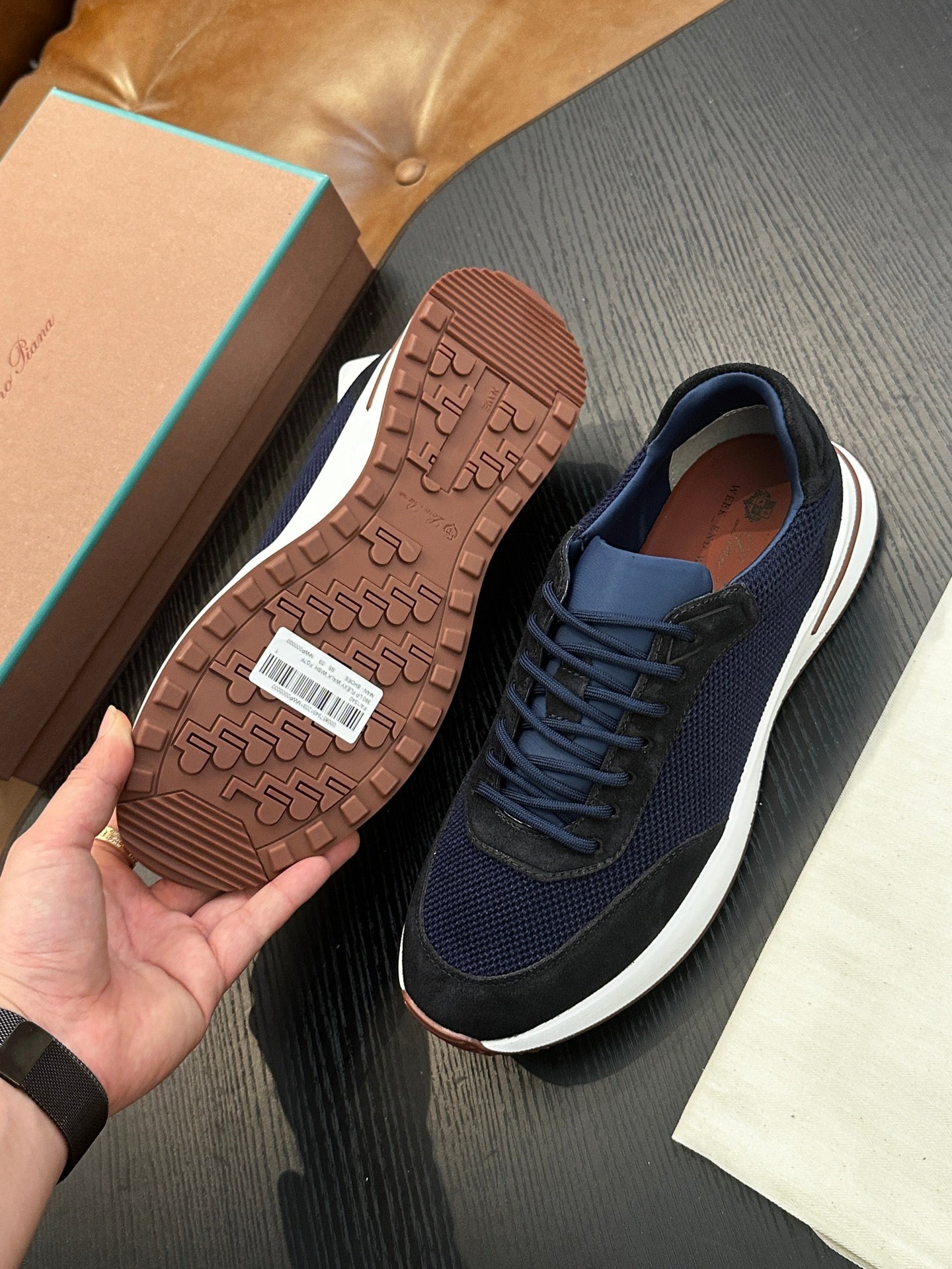LP Sneakers