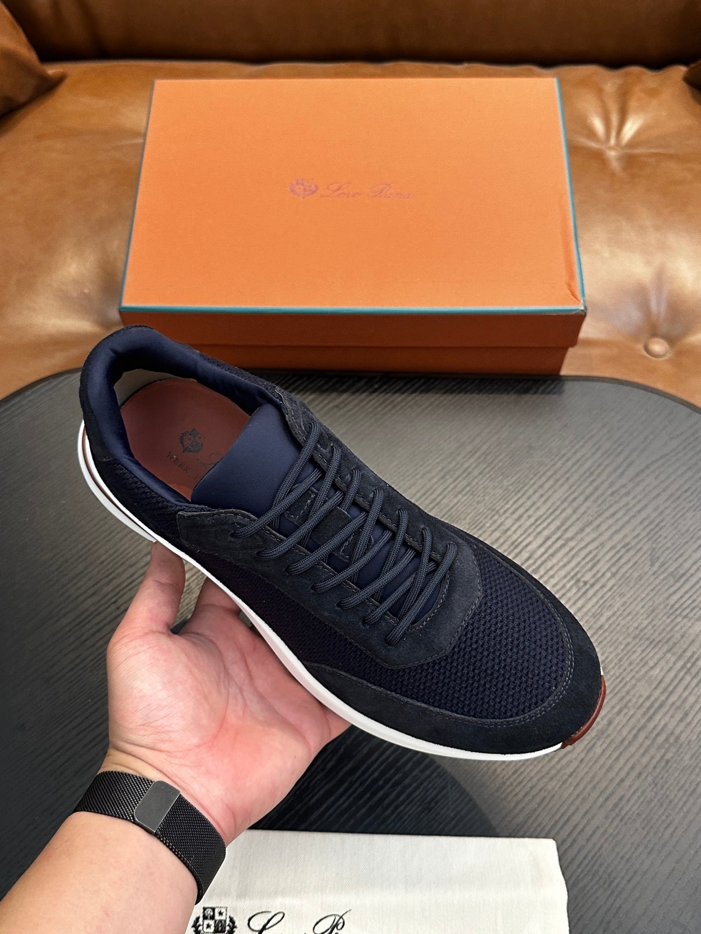 LP Sneakers