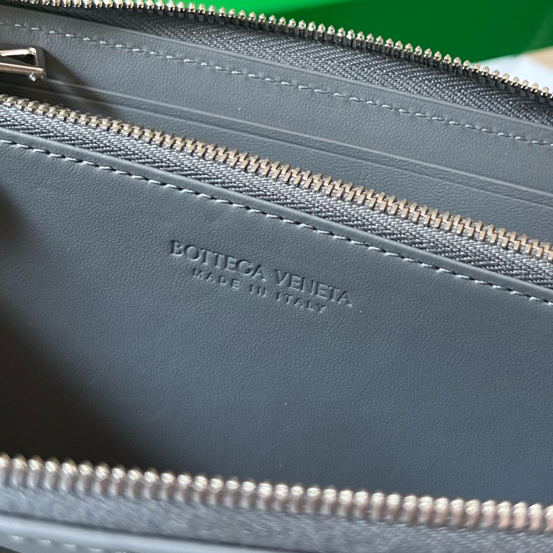 Bottega Veneta Long Zipped Wallet