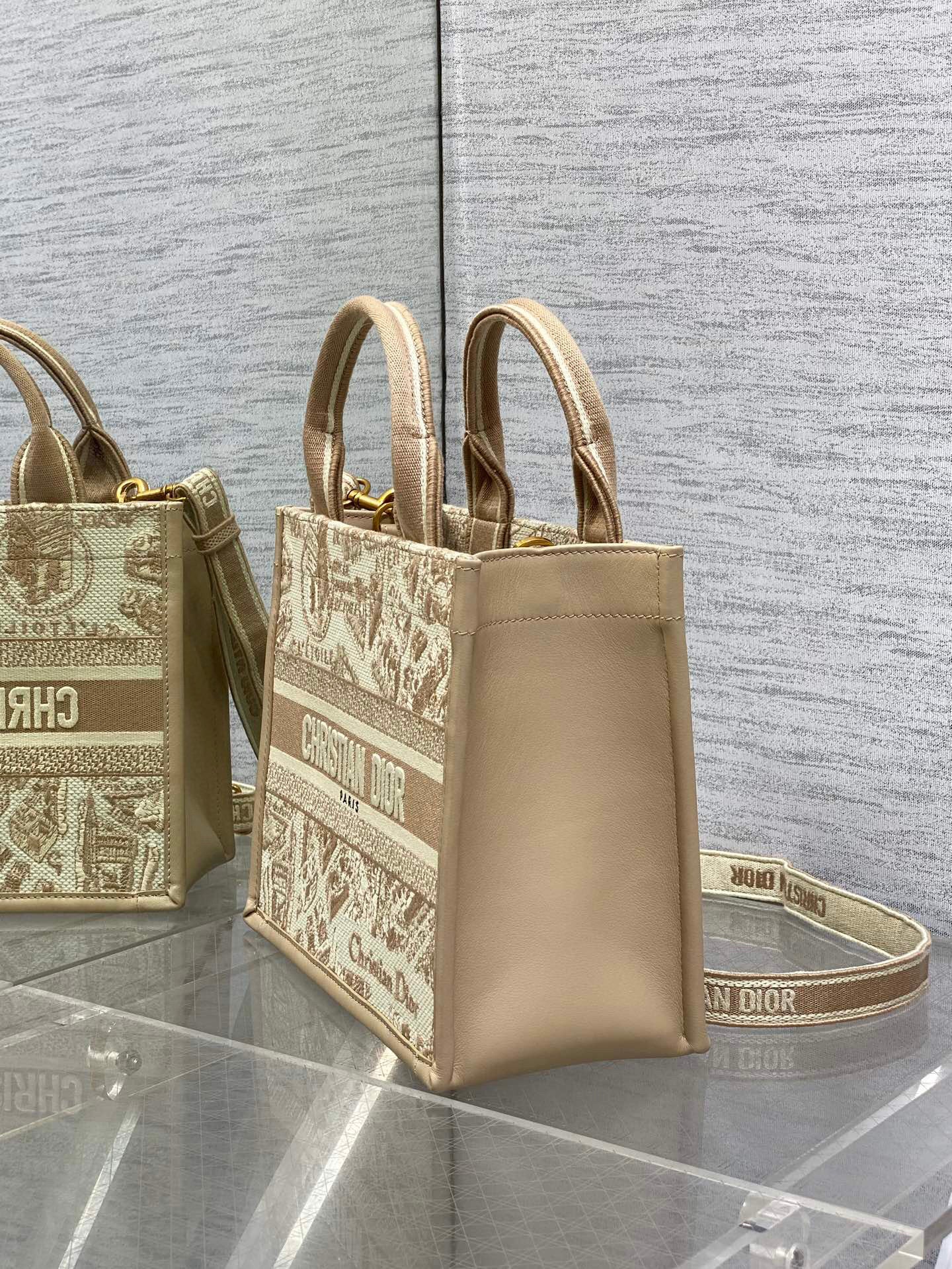 Dior Tote  26x12x21cm