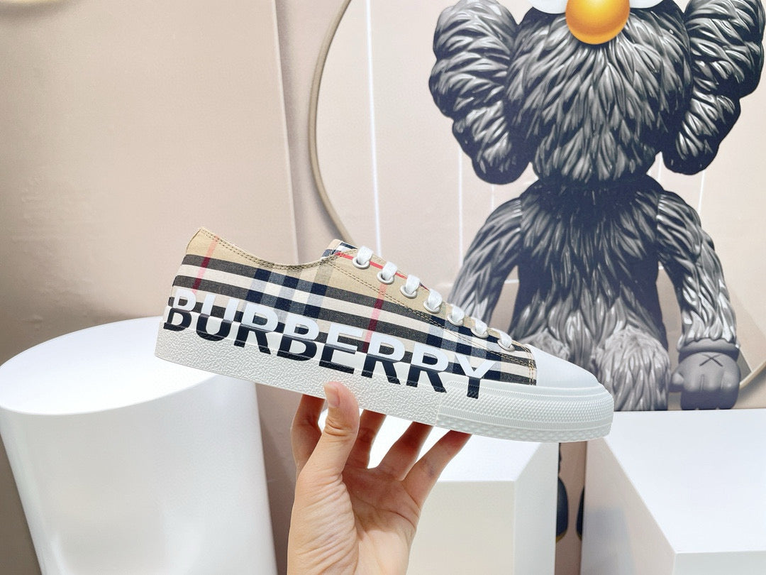 Burberry Sneakers
