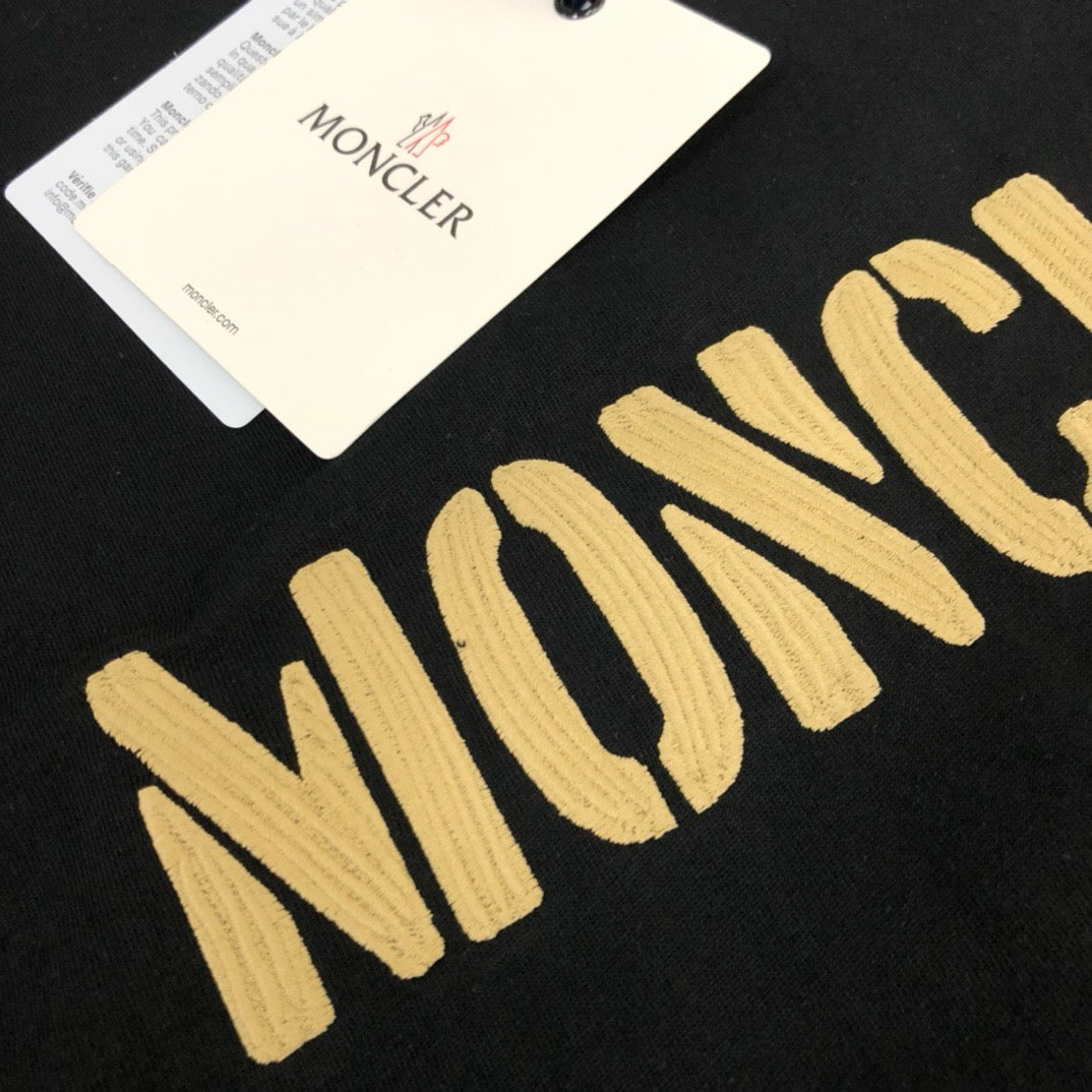 Moncler T-shirt