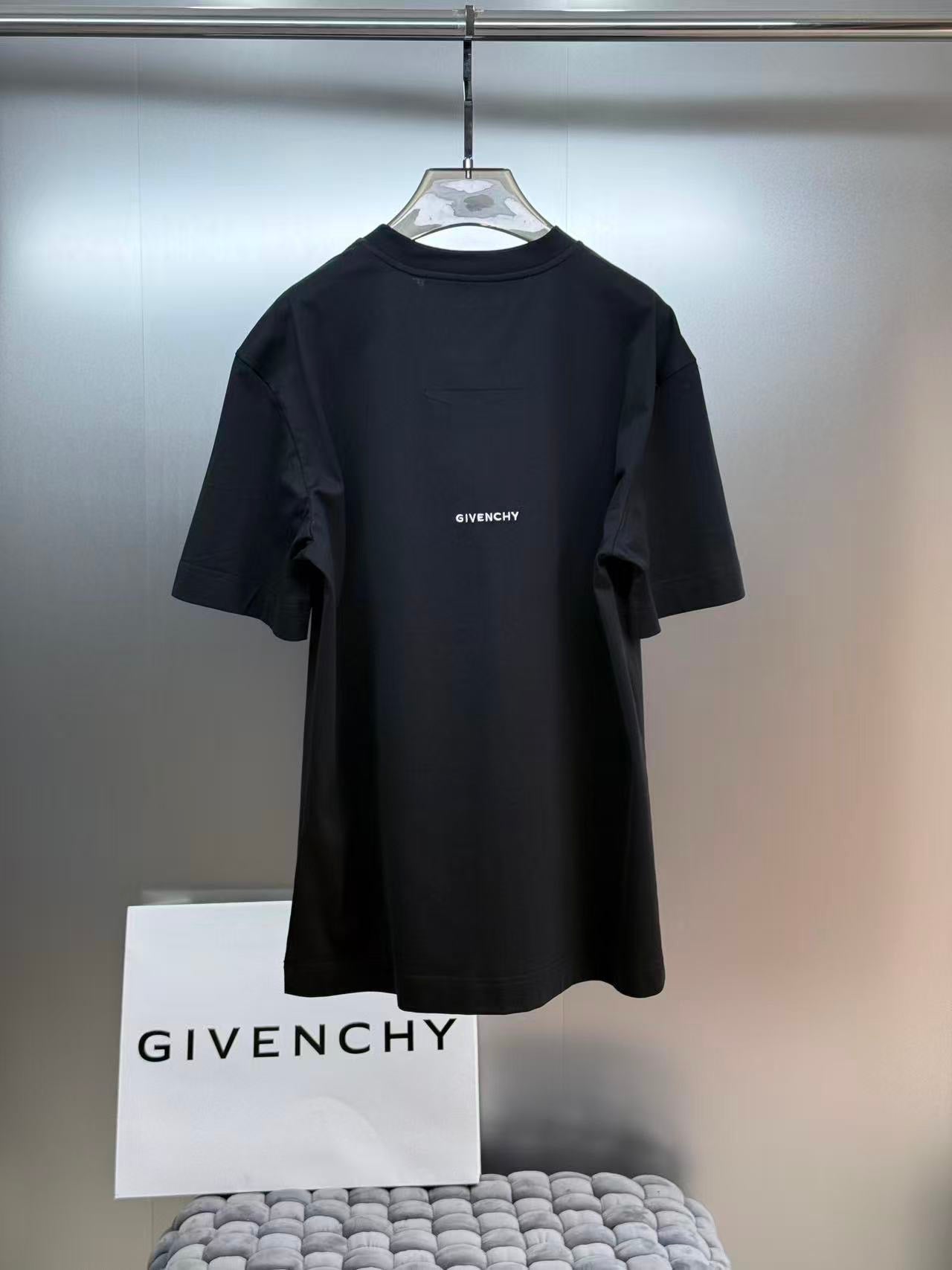 Givenchy T-Shirt