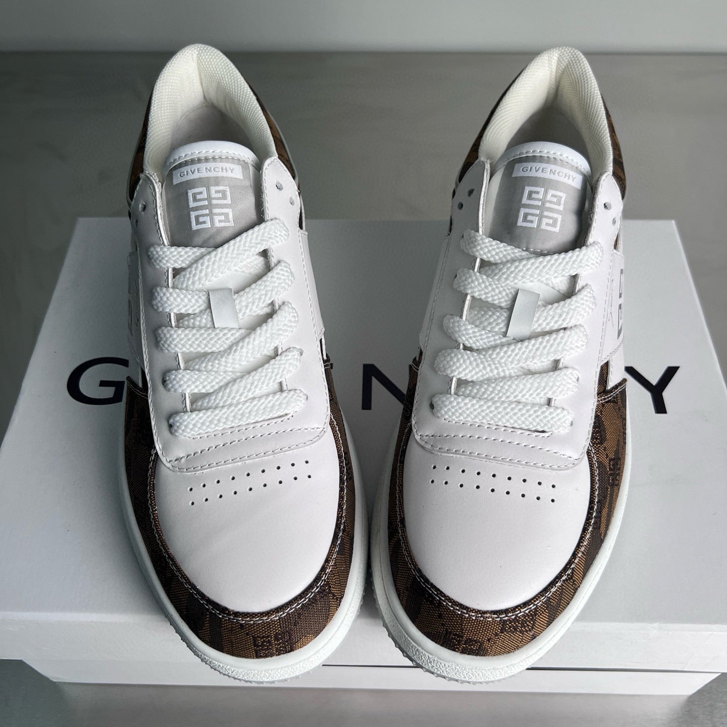 Givenchy Sneakers