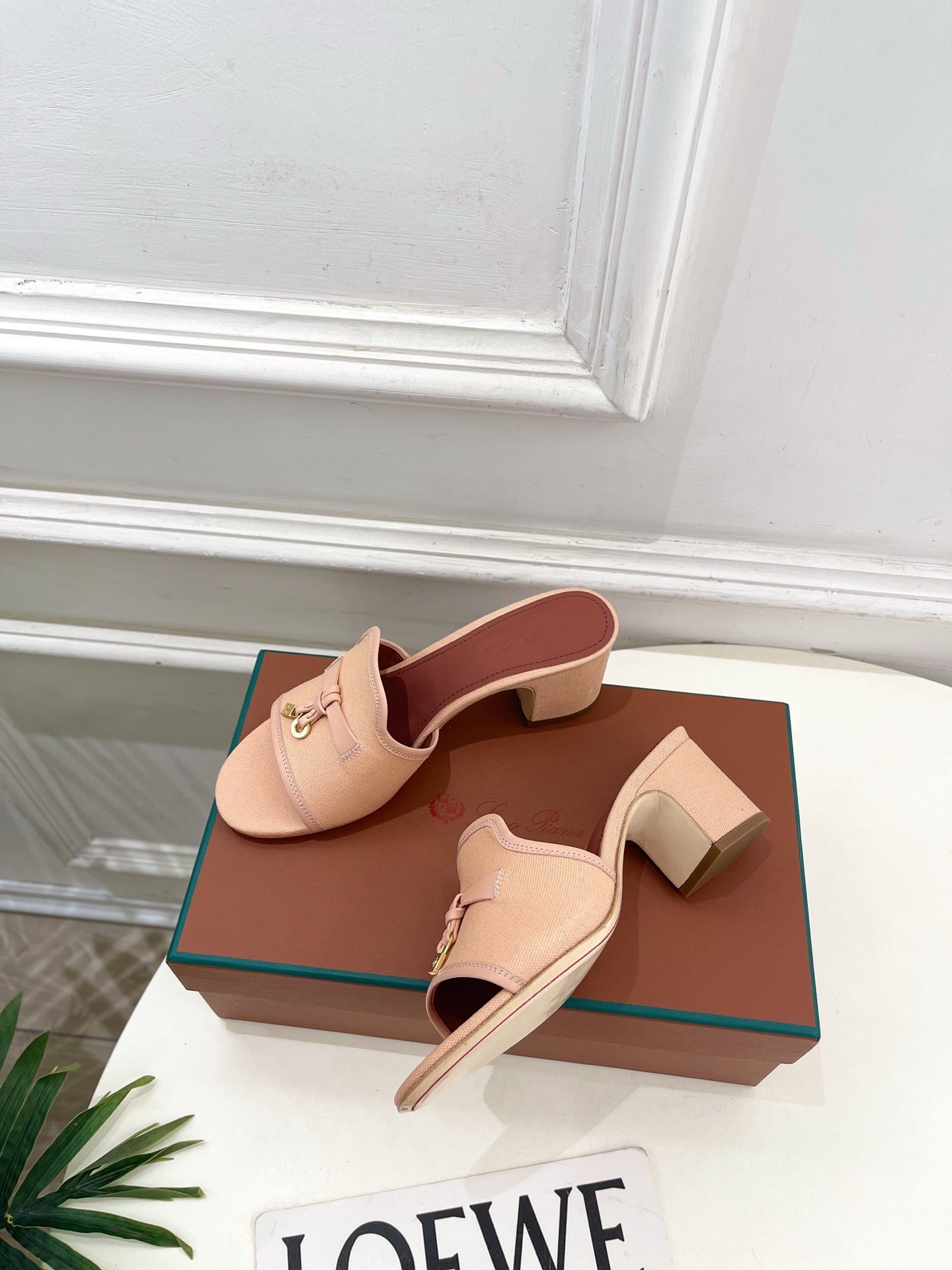 LP Sandals
