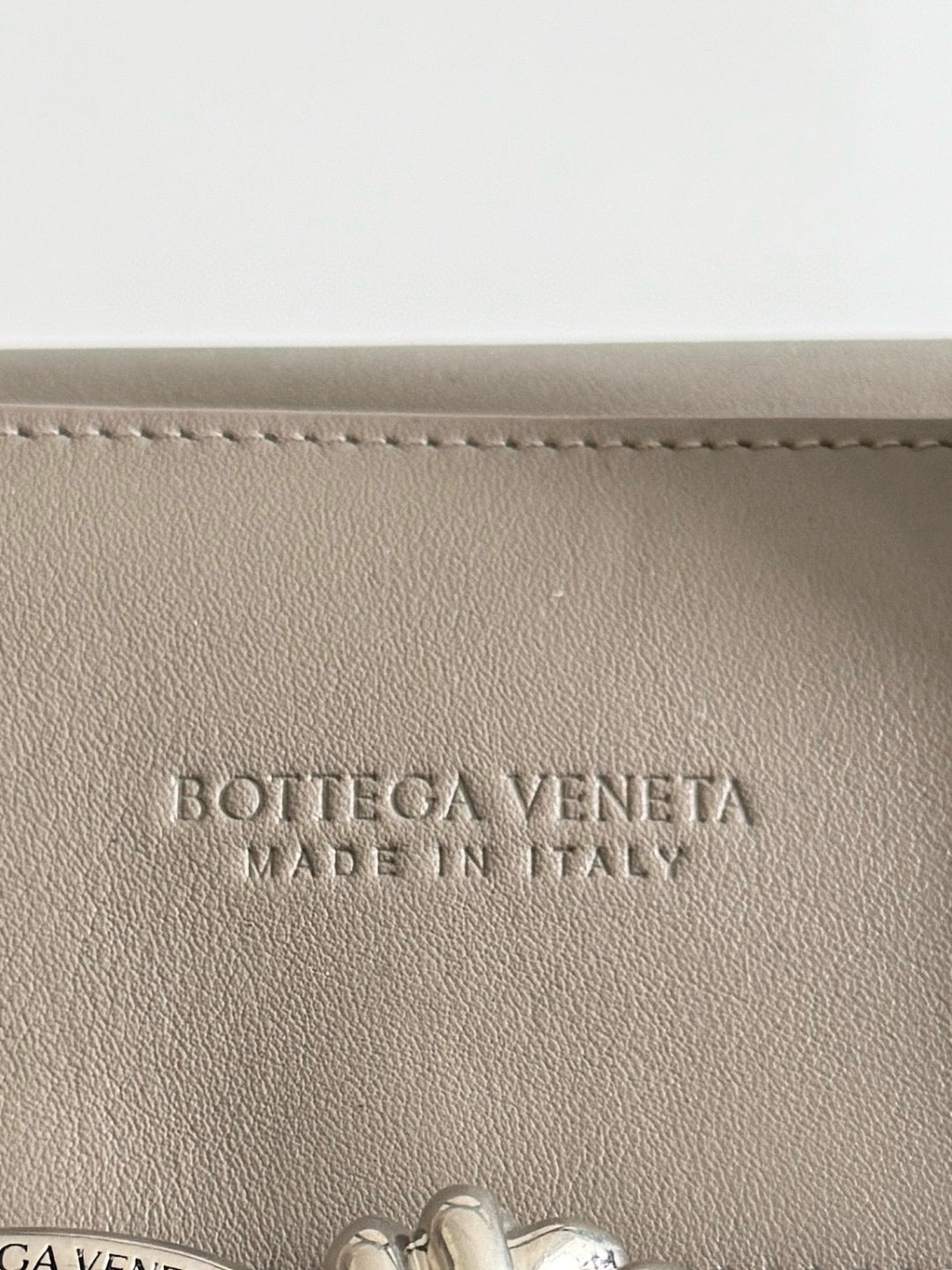 BV Andiamo Voyager Suede Tote Bag 43x39x20cm