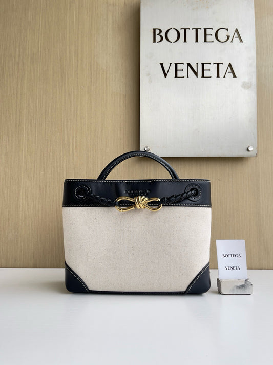 BV Andiamo Bag 25x22x10.5cm