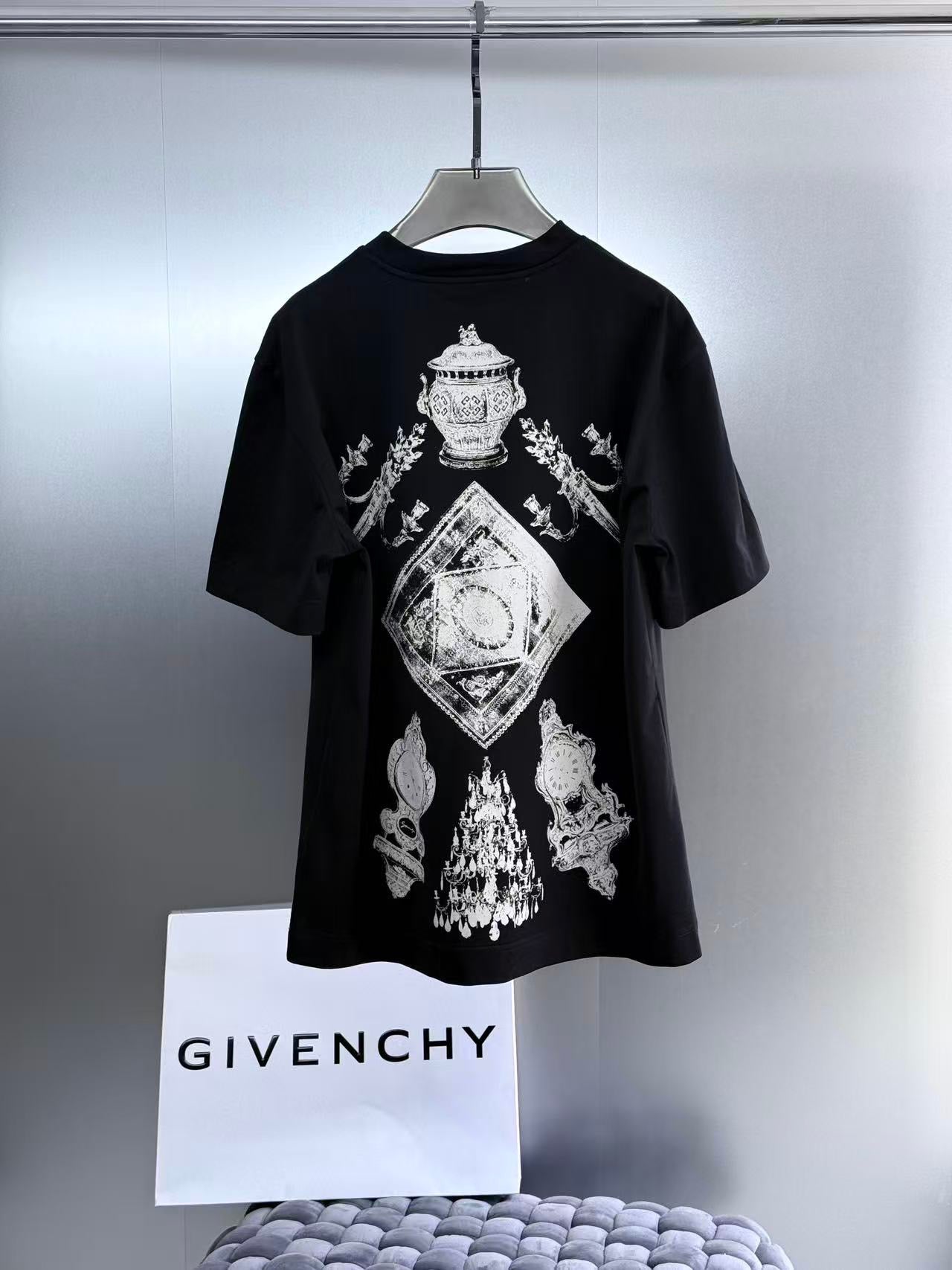 Givenchy T-Shirt