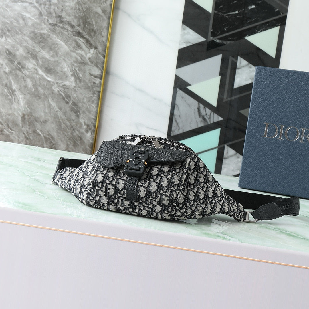 Dior Oblique Saddle Belt Bag