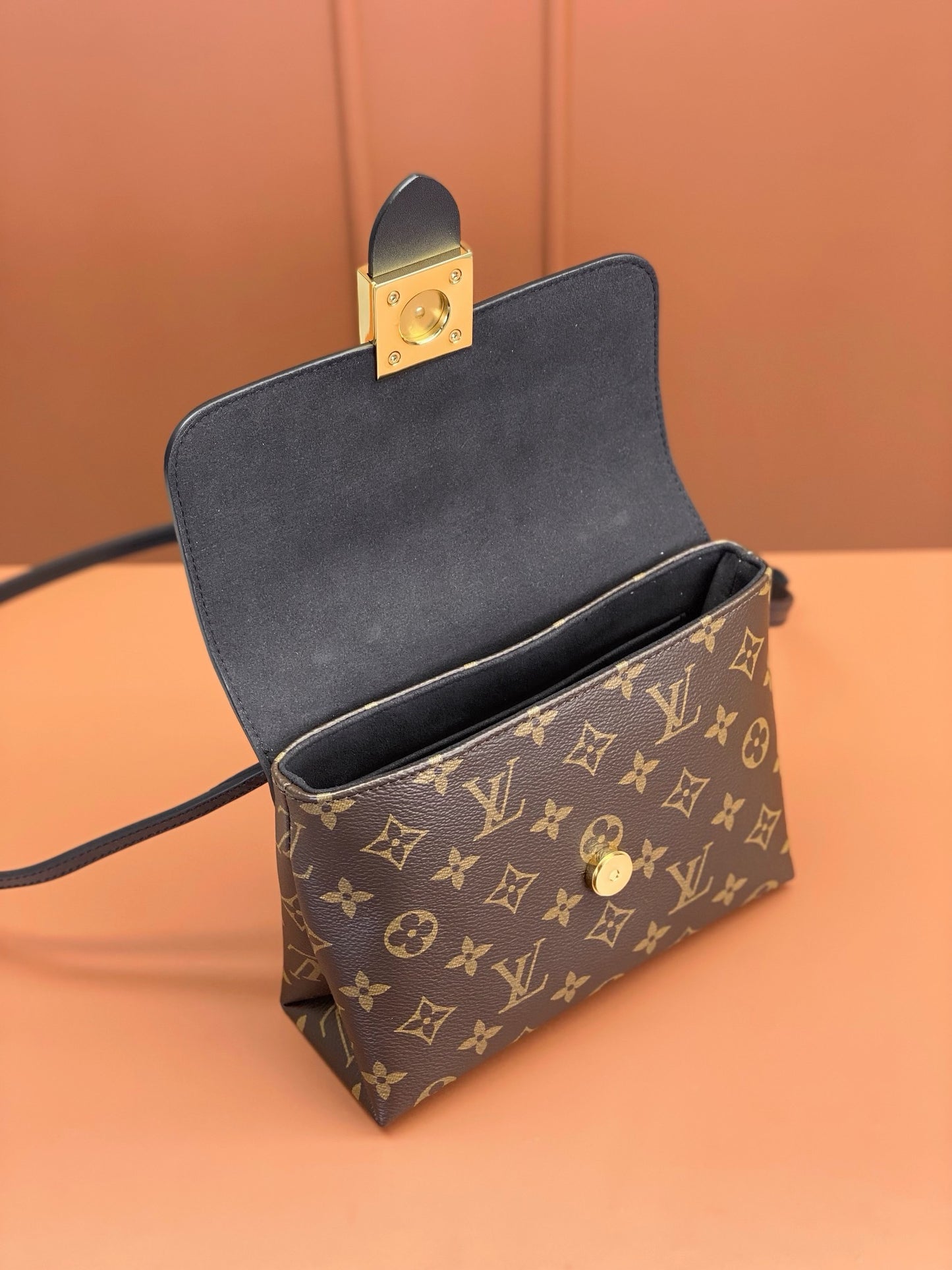 LV Locky BB M44141