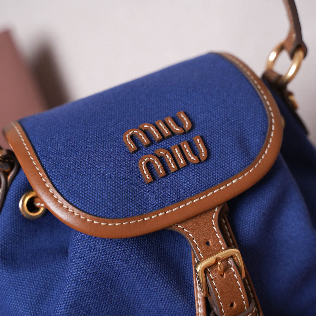 Miu Miu Backpack 22x18x11.5cm