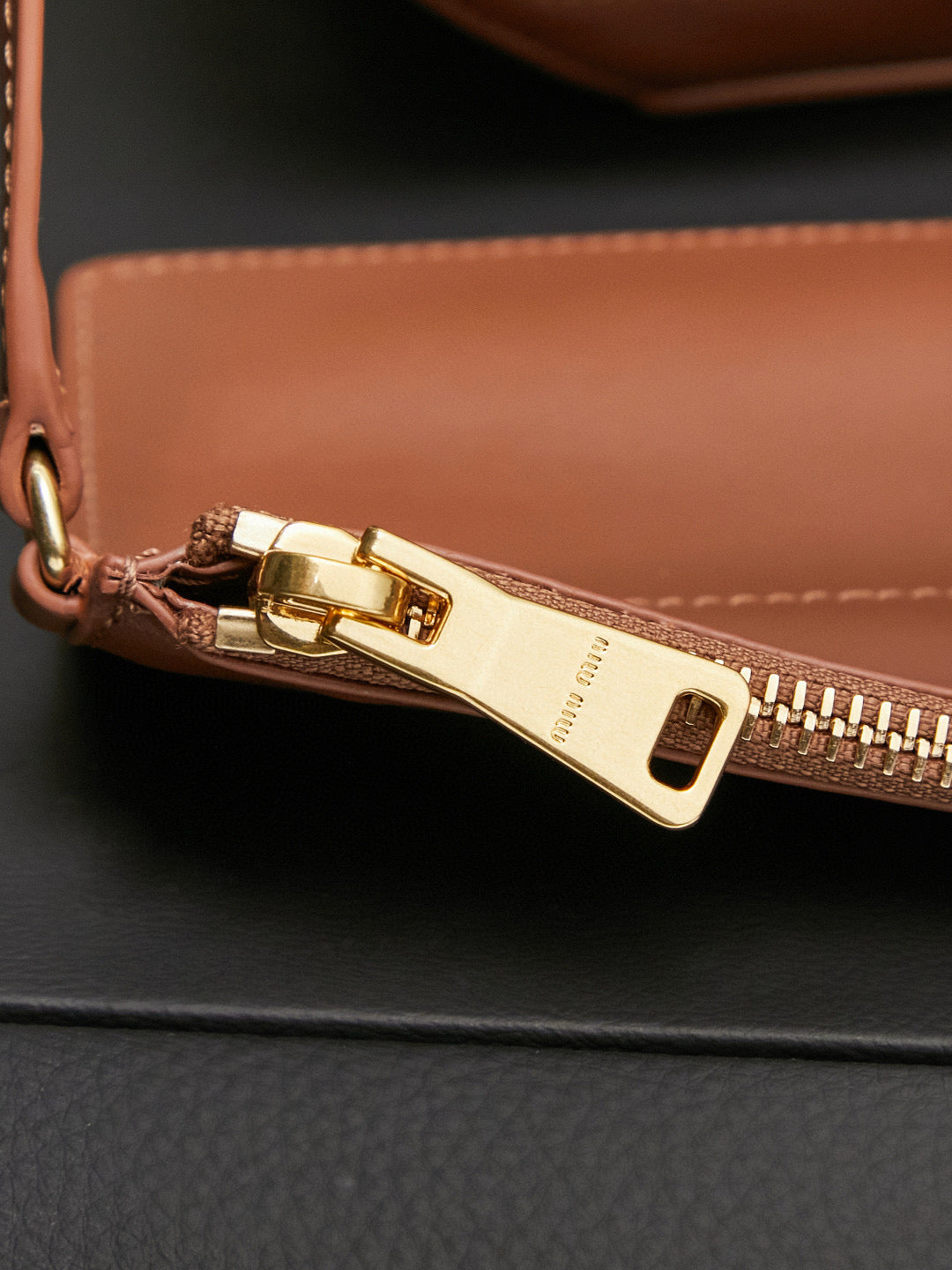 Miu Miu Basket Bag 40x21x15.5cm