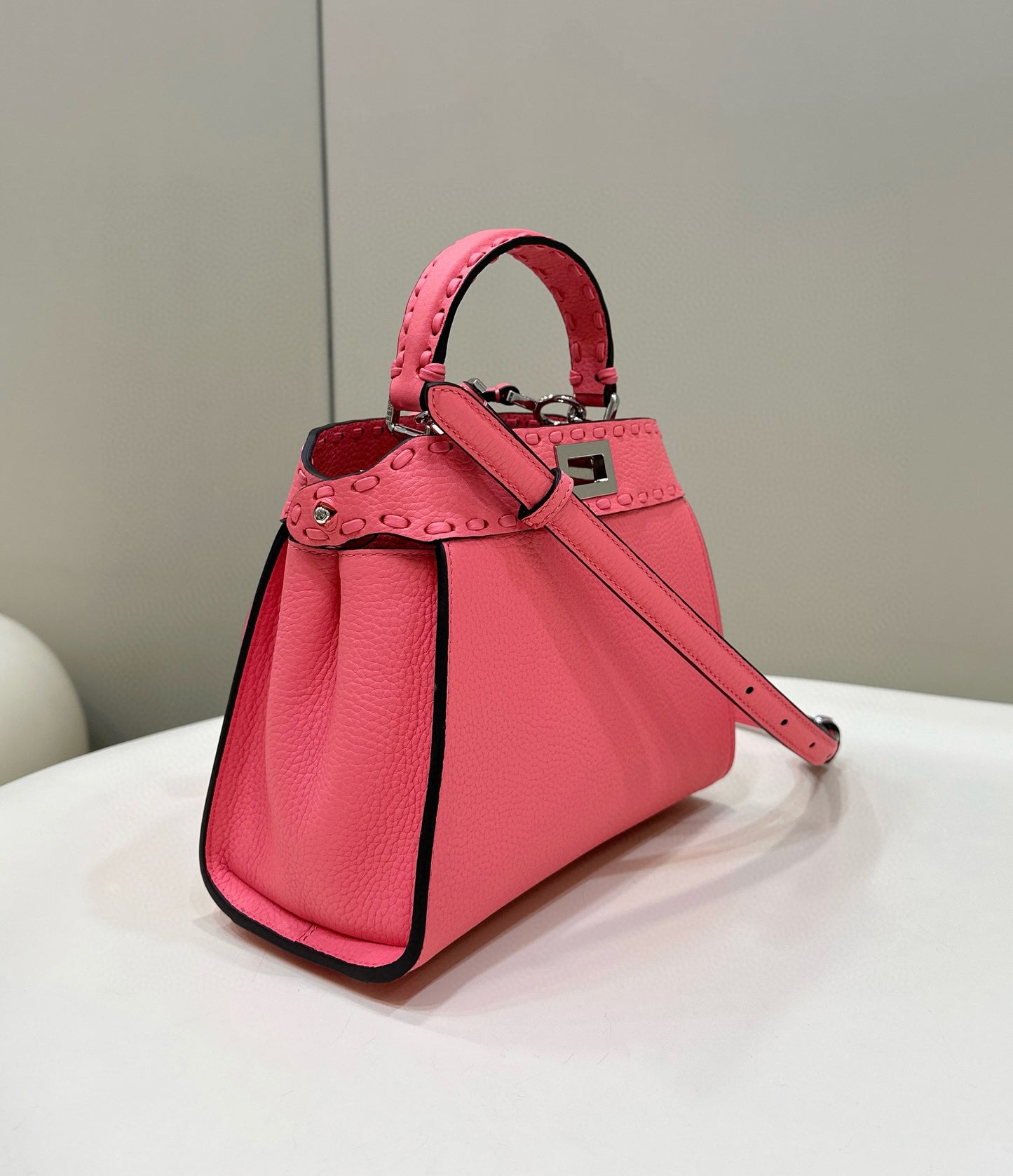 Fendi Peekaboo Bag (23.5x12x20 cm)