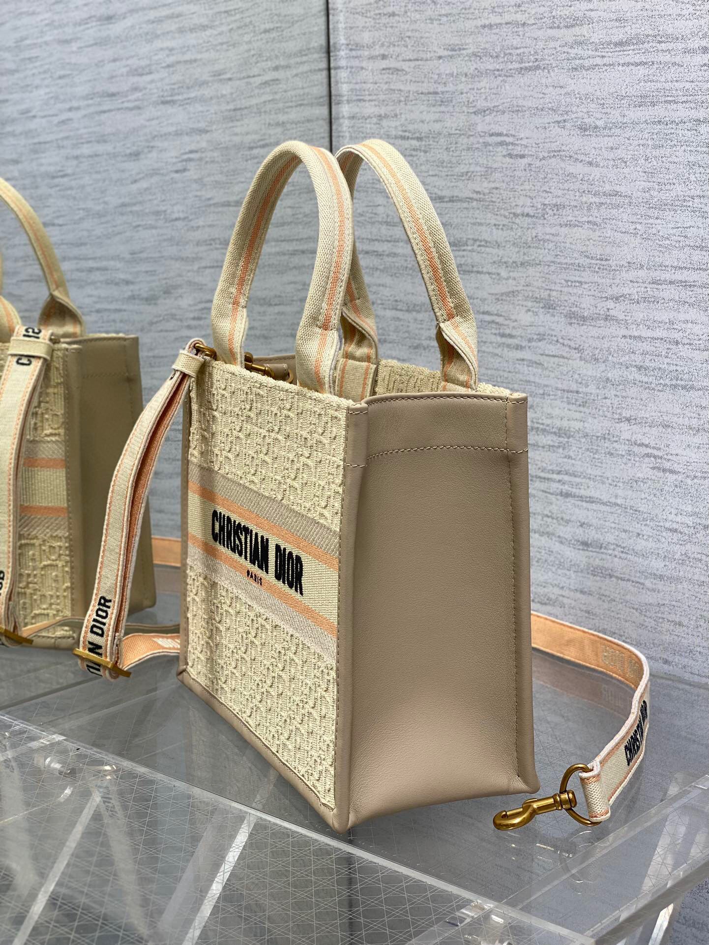 Dior Tote  26x12x21cm