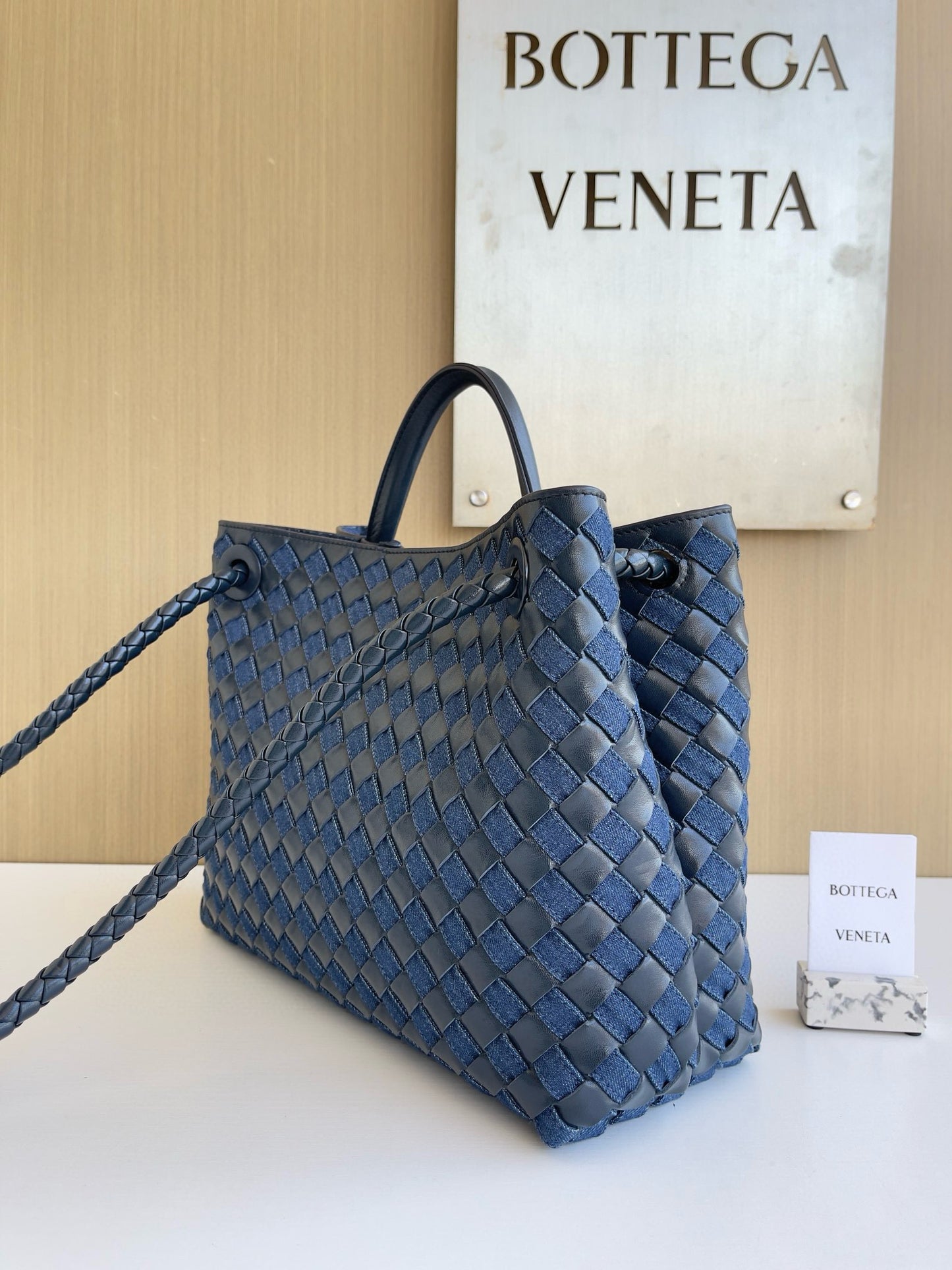 BV Andiamo Handbag