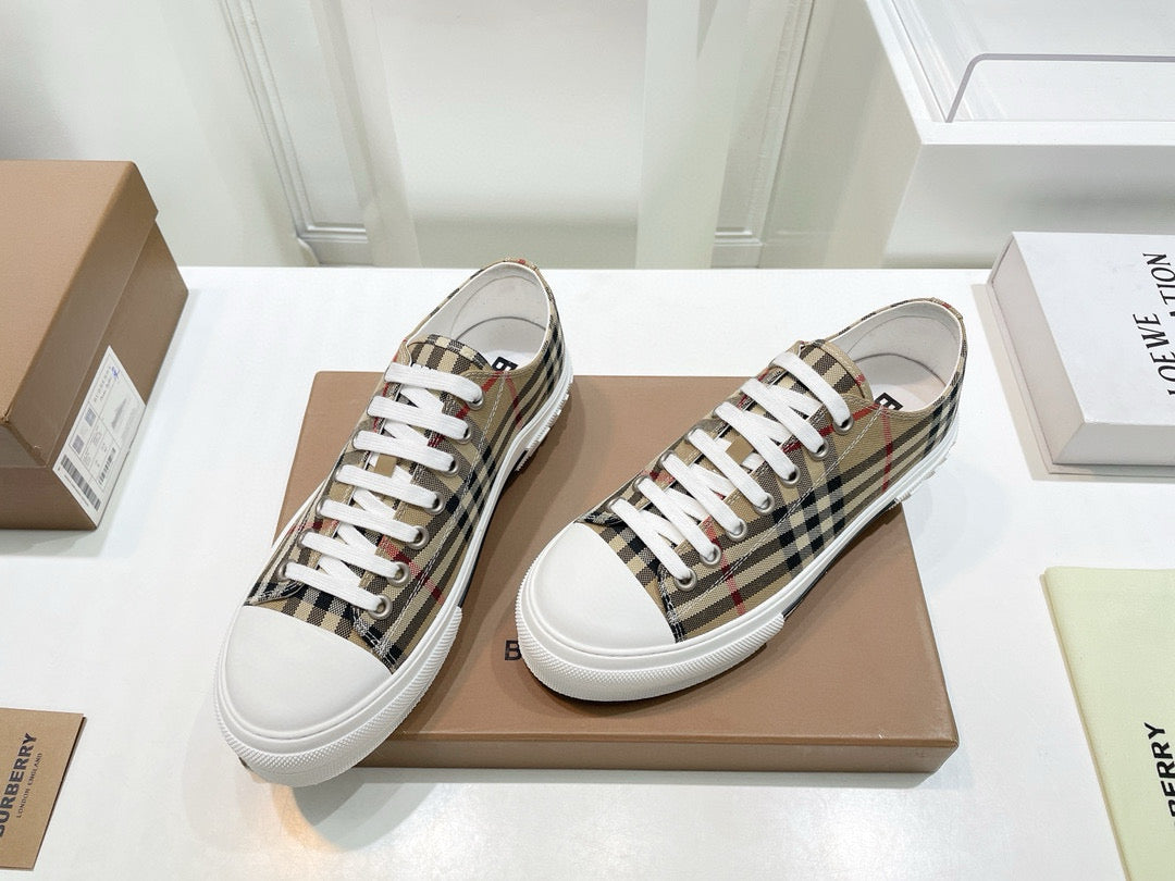 Burberry Sneakers
