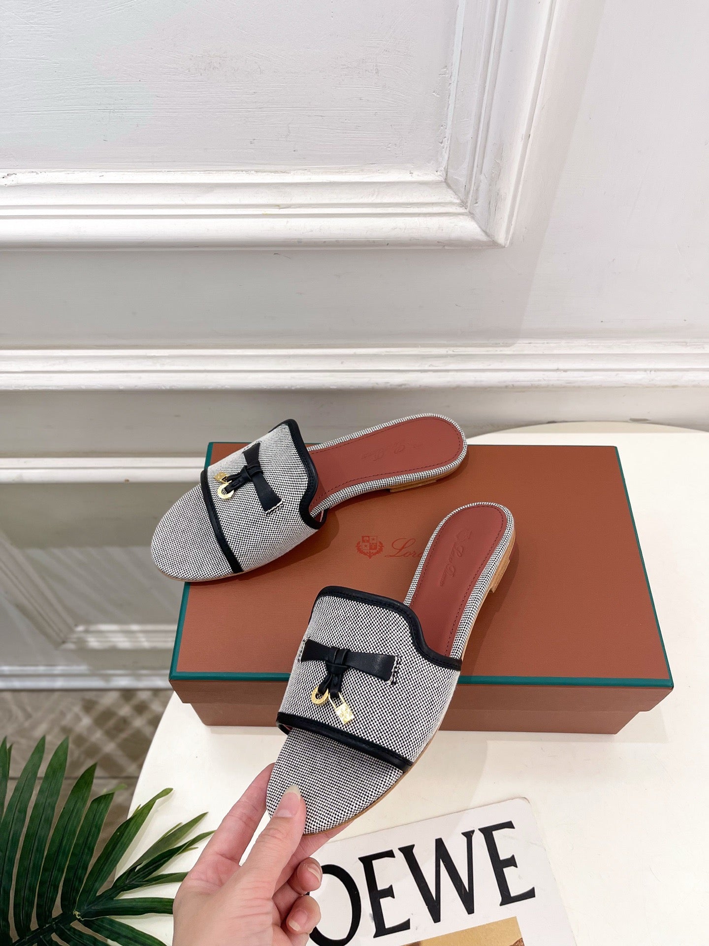 LP Sandals