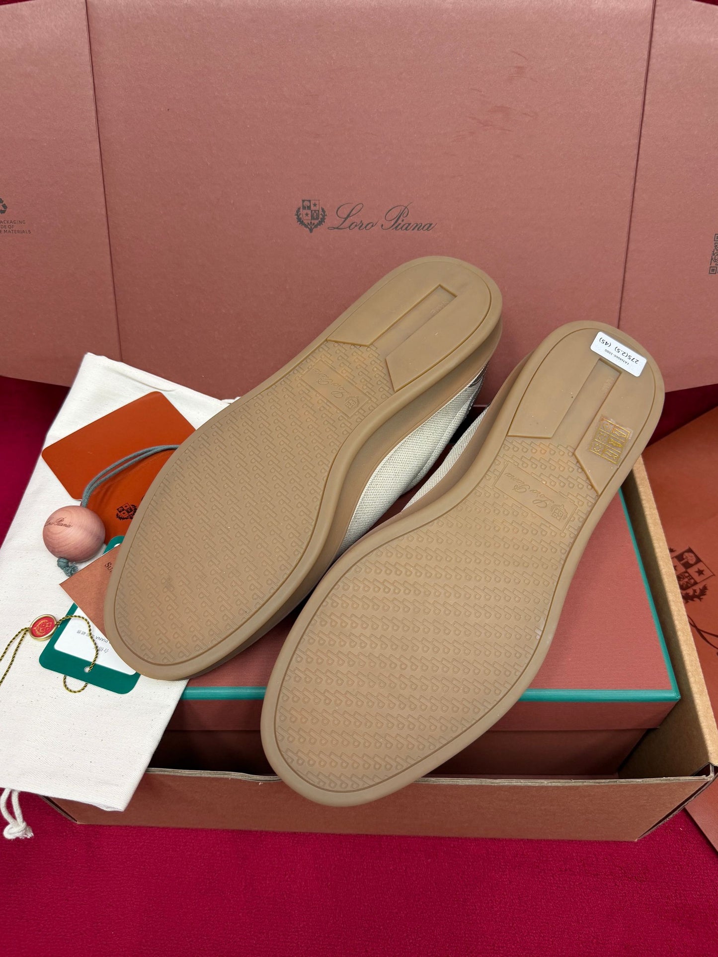 LP Sneakers