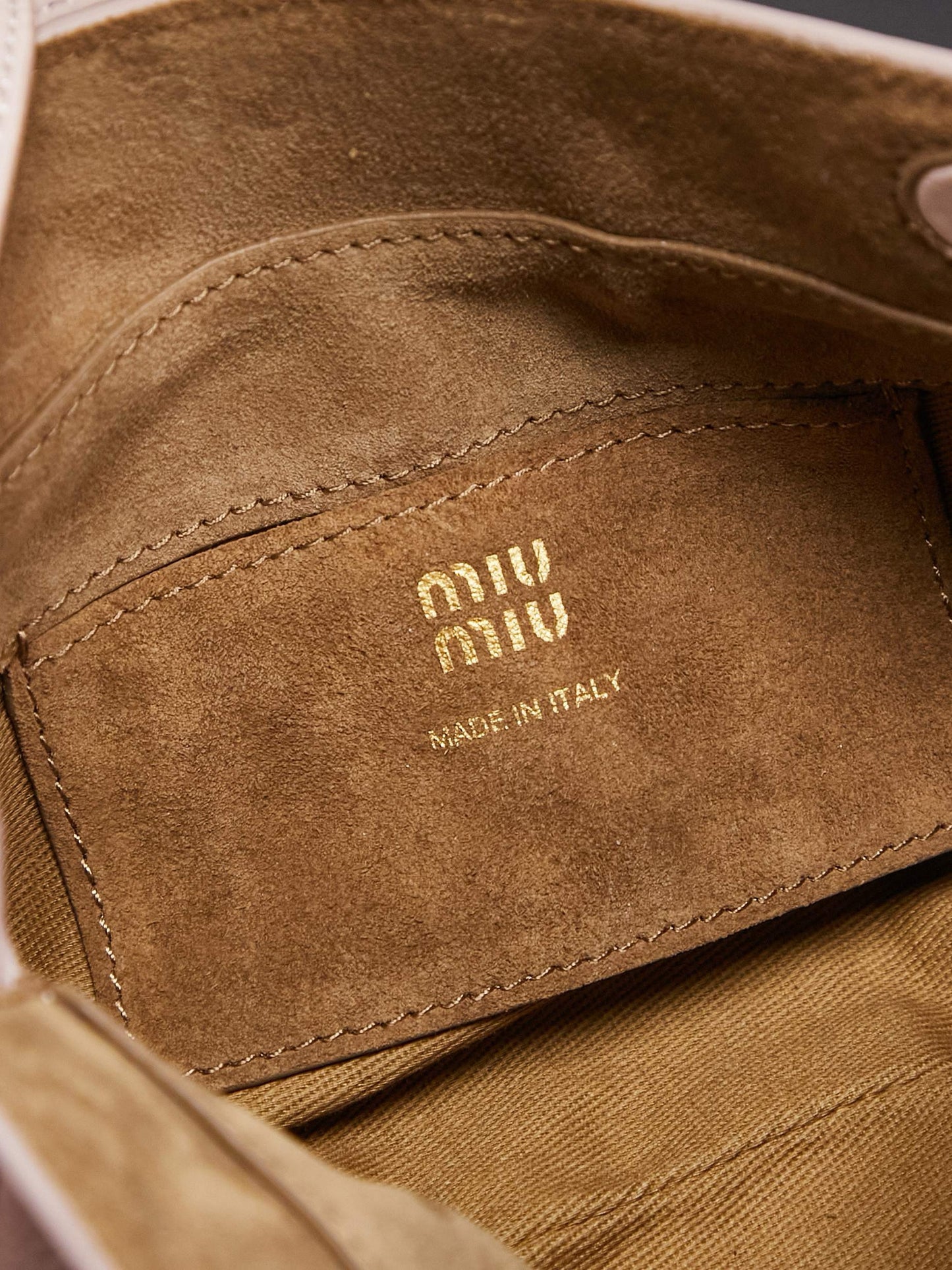 Miu Miu Cross Body Bag 18x10x7cm
