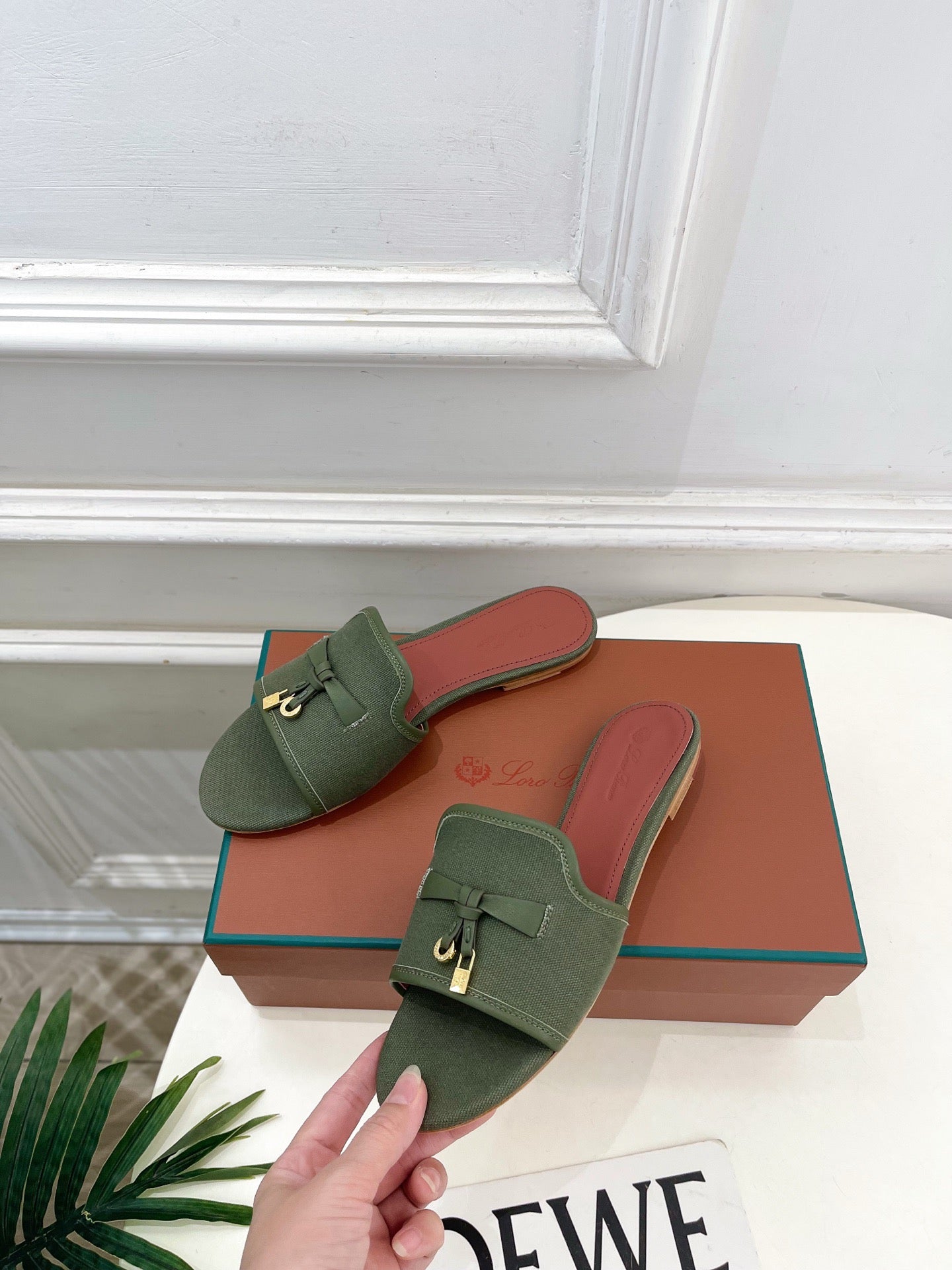 LP Sandals