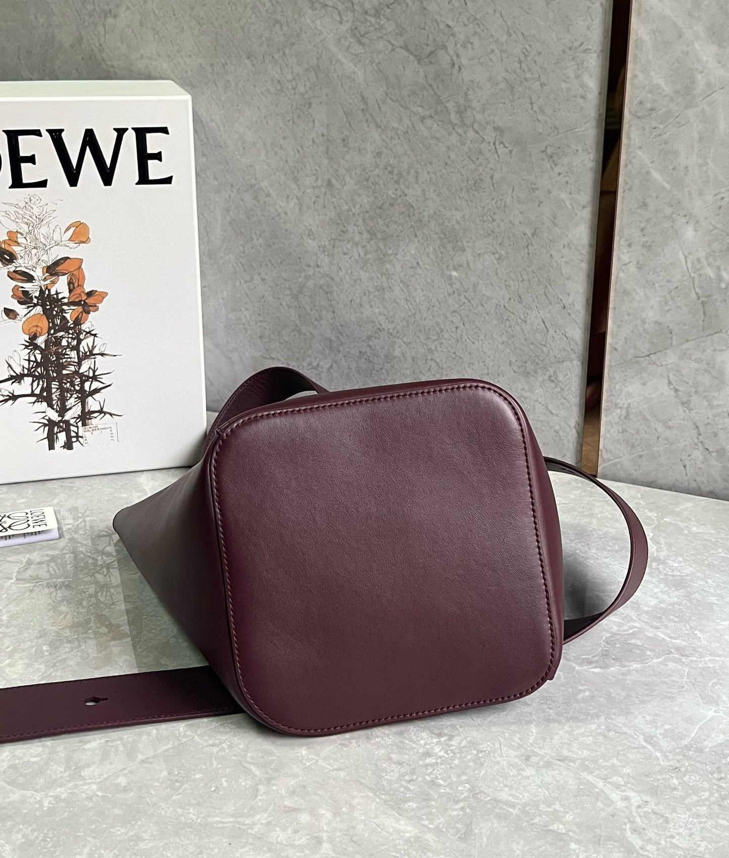 Loewe Pebble Bucket Bag(24.5x23.5x28cm)