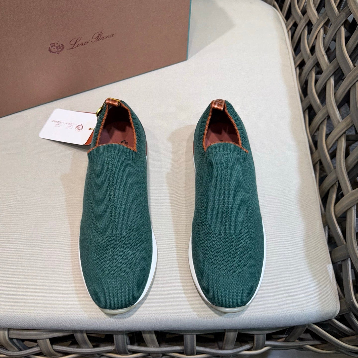 LP Sneakers