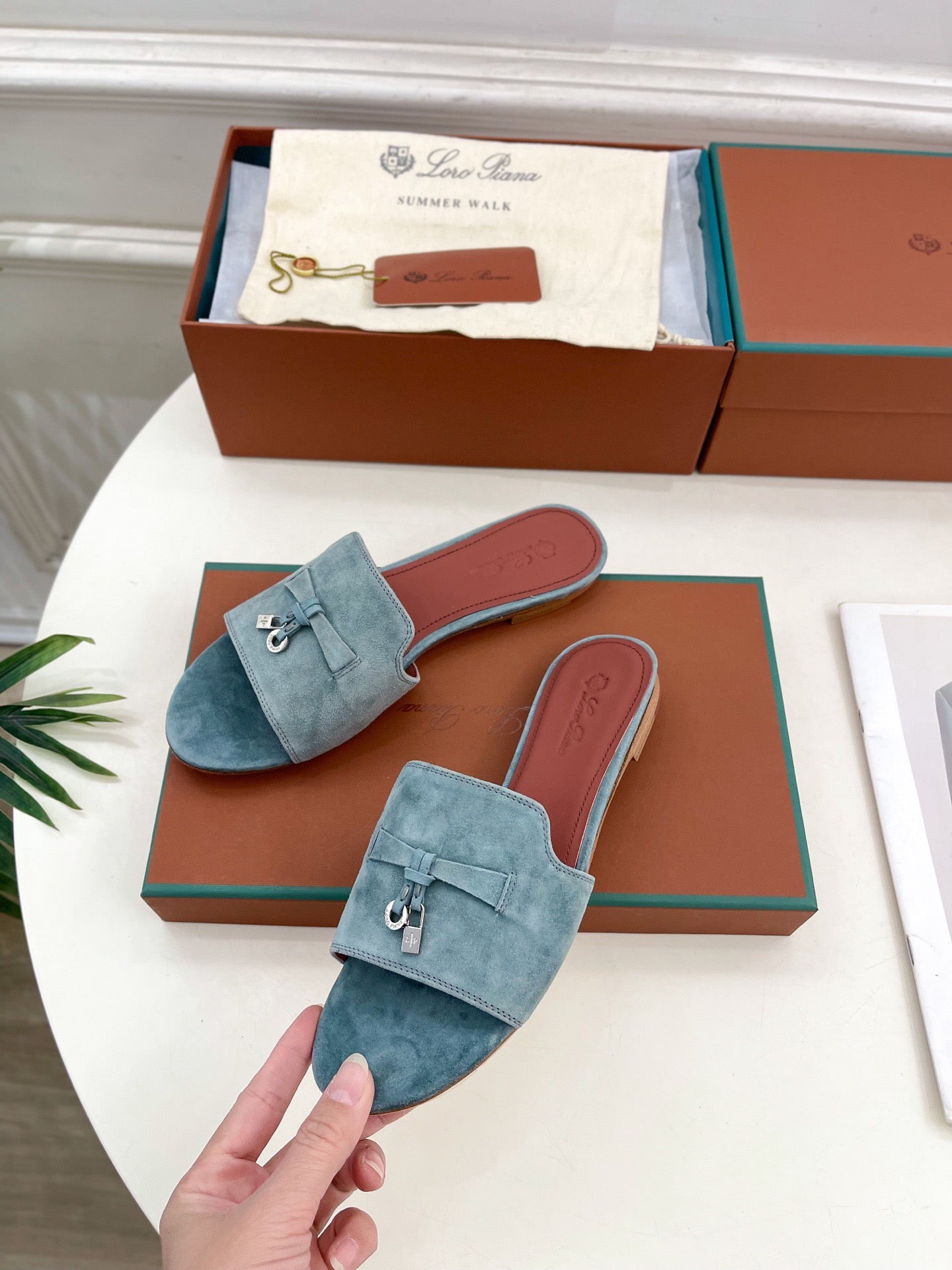 LP Sandals