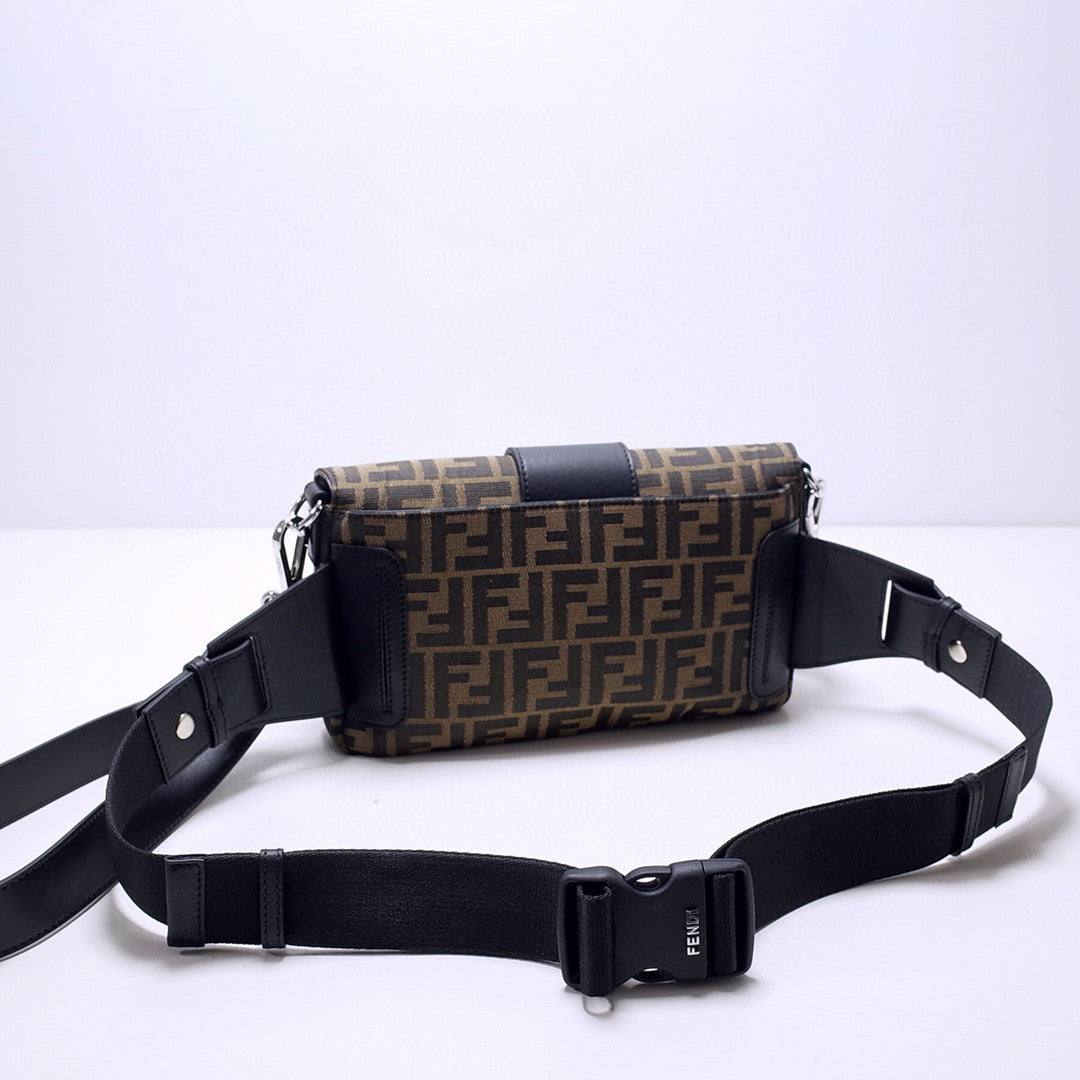 FENDI BAGUETTE 28*7*18