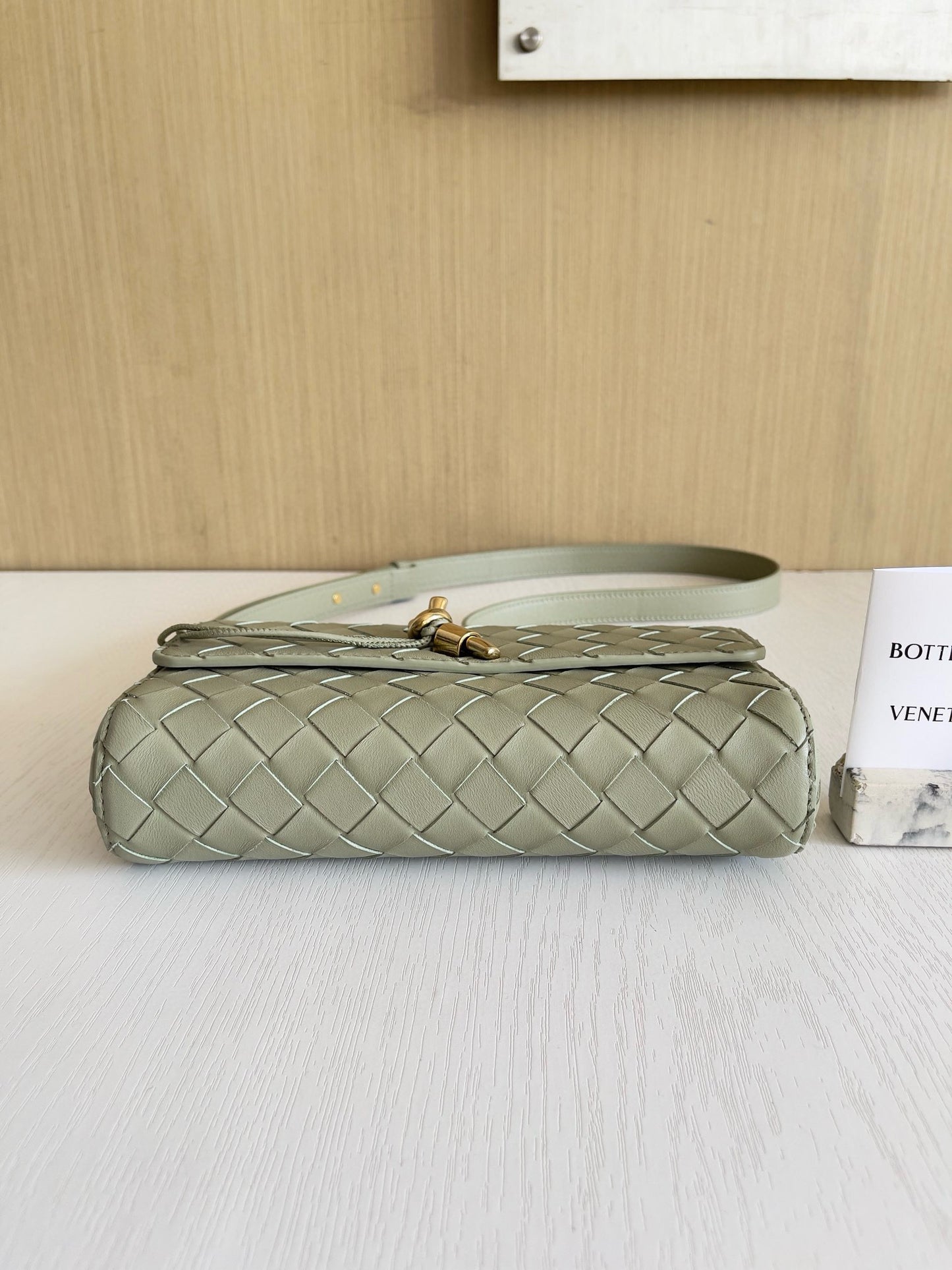 BV Andiamo Clutch Bag 21.5x13x4.5cm