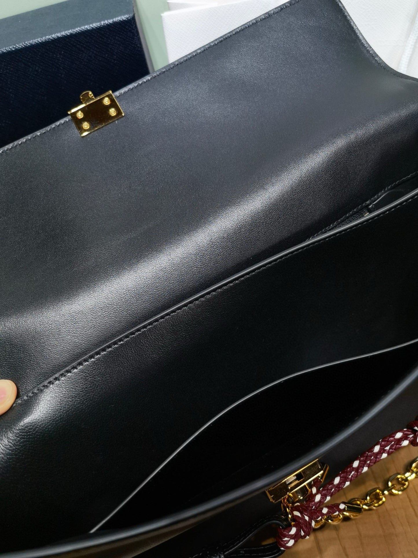 Prada Soft Sound Handbag 24x13.5x16cm