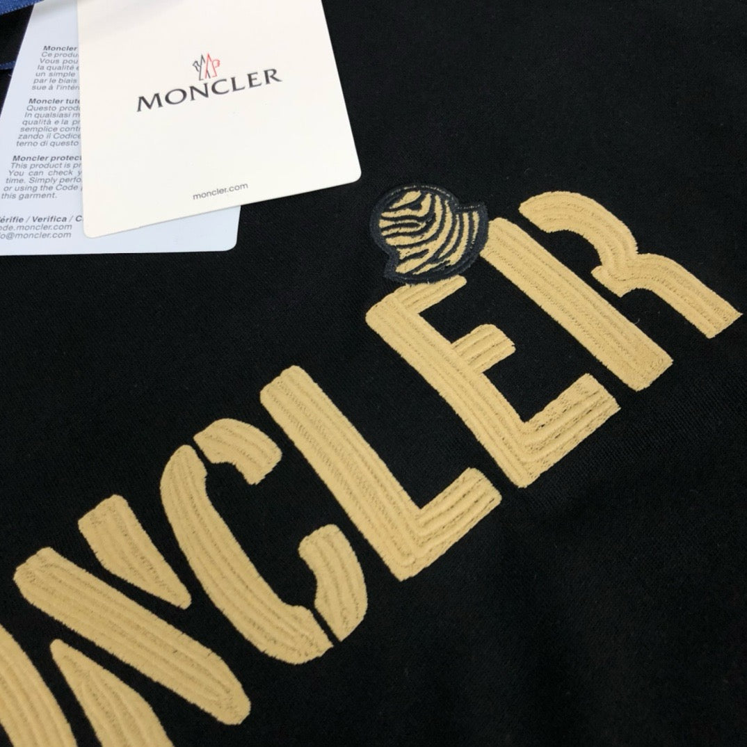 Moncler T-shirt