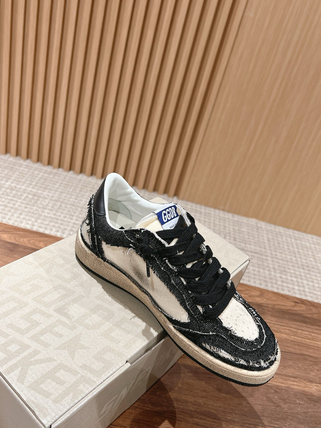 Golden Goose Sneaker