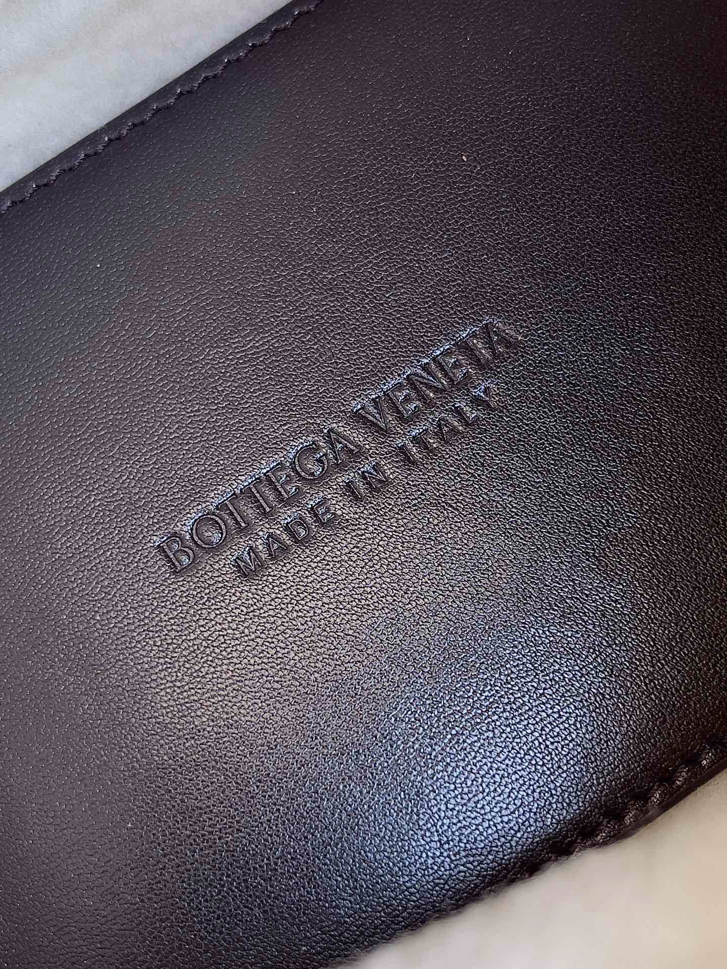 Bottega Veneta Wallace Bag Mini