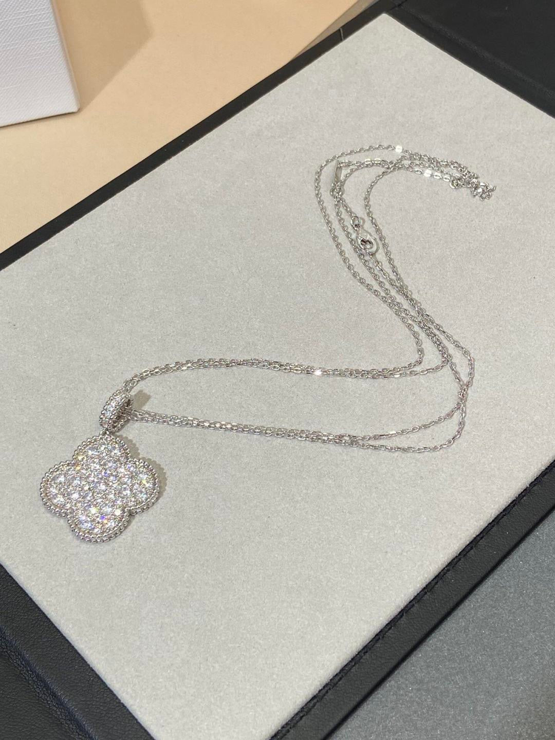 Van Cleef & Arpels Necklace
