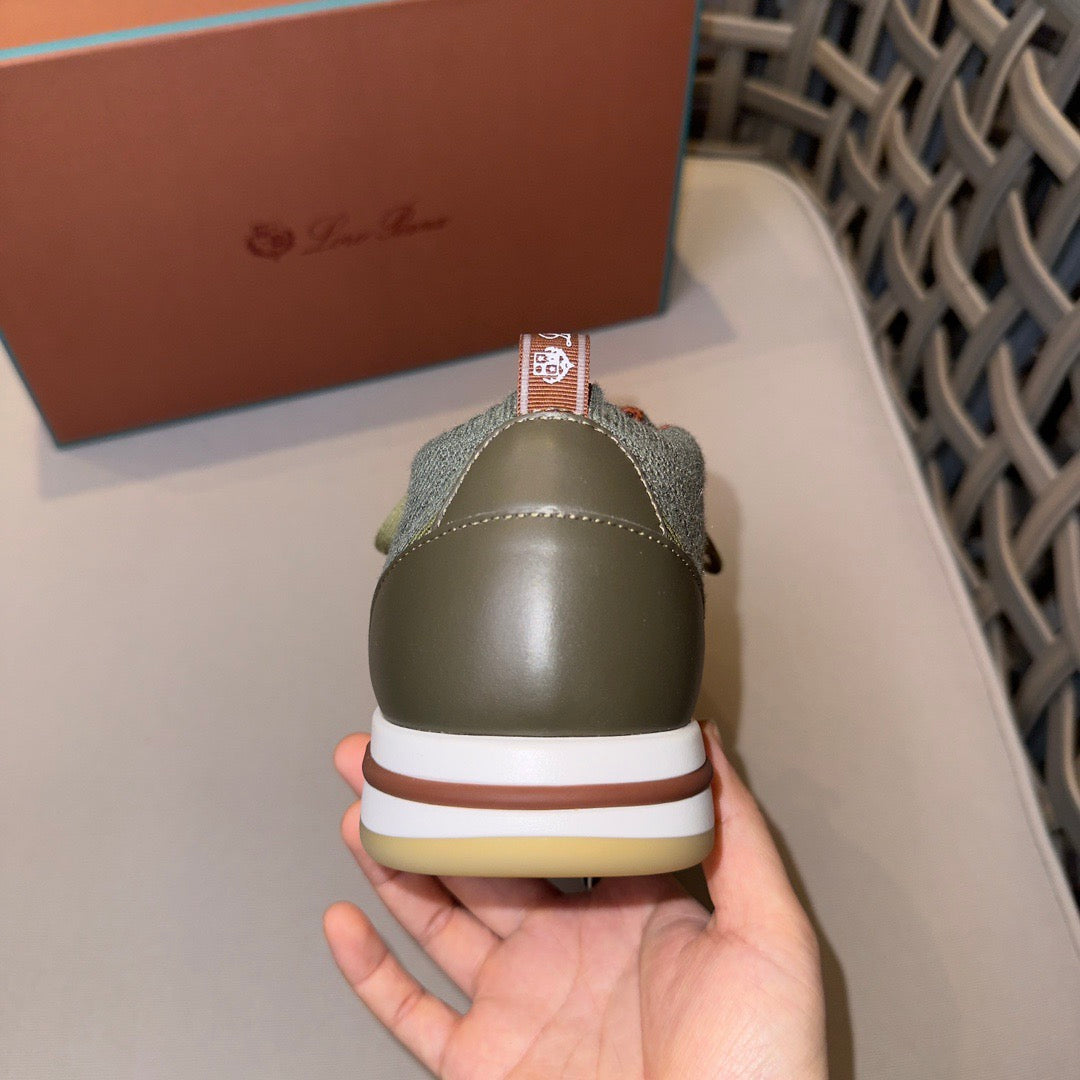 LP Sneakers