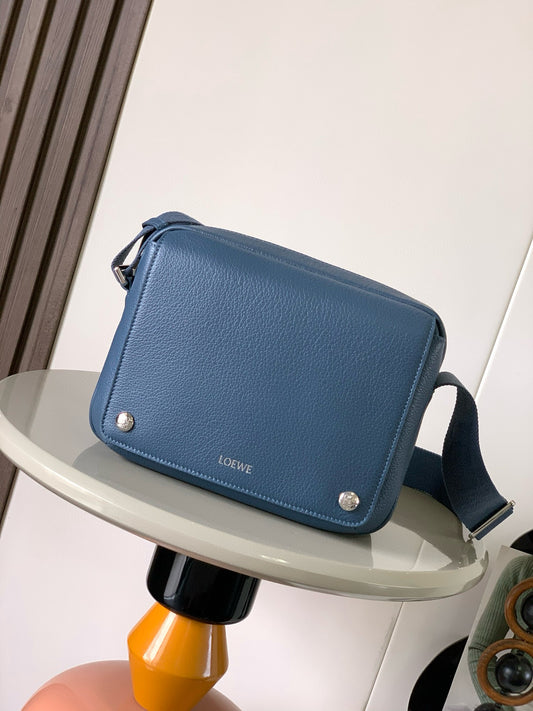 Loewe Messenger Bag 23x18x9CM