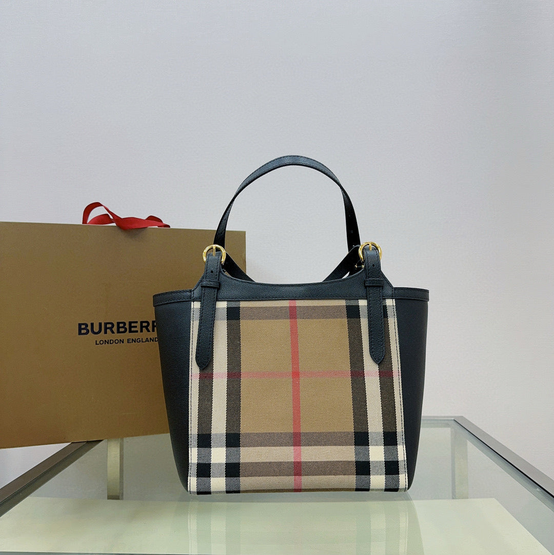 BBR Highlands Shoulder Bag