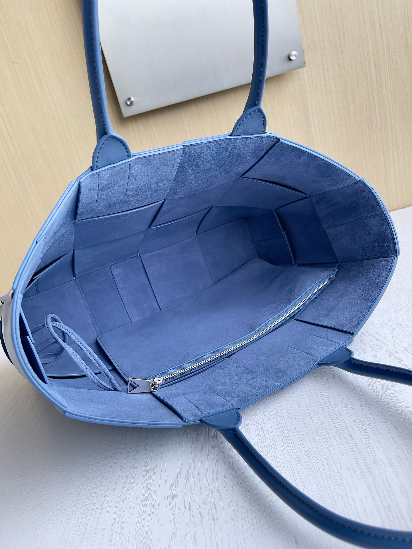 BV Arco Tote Bag