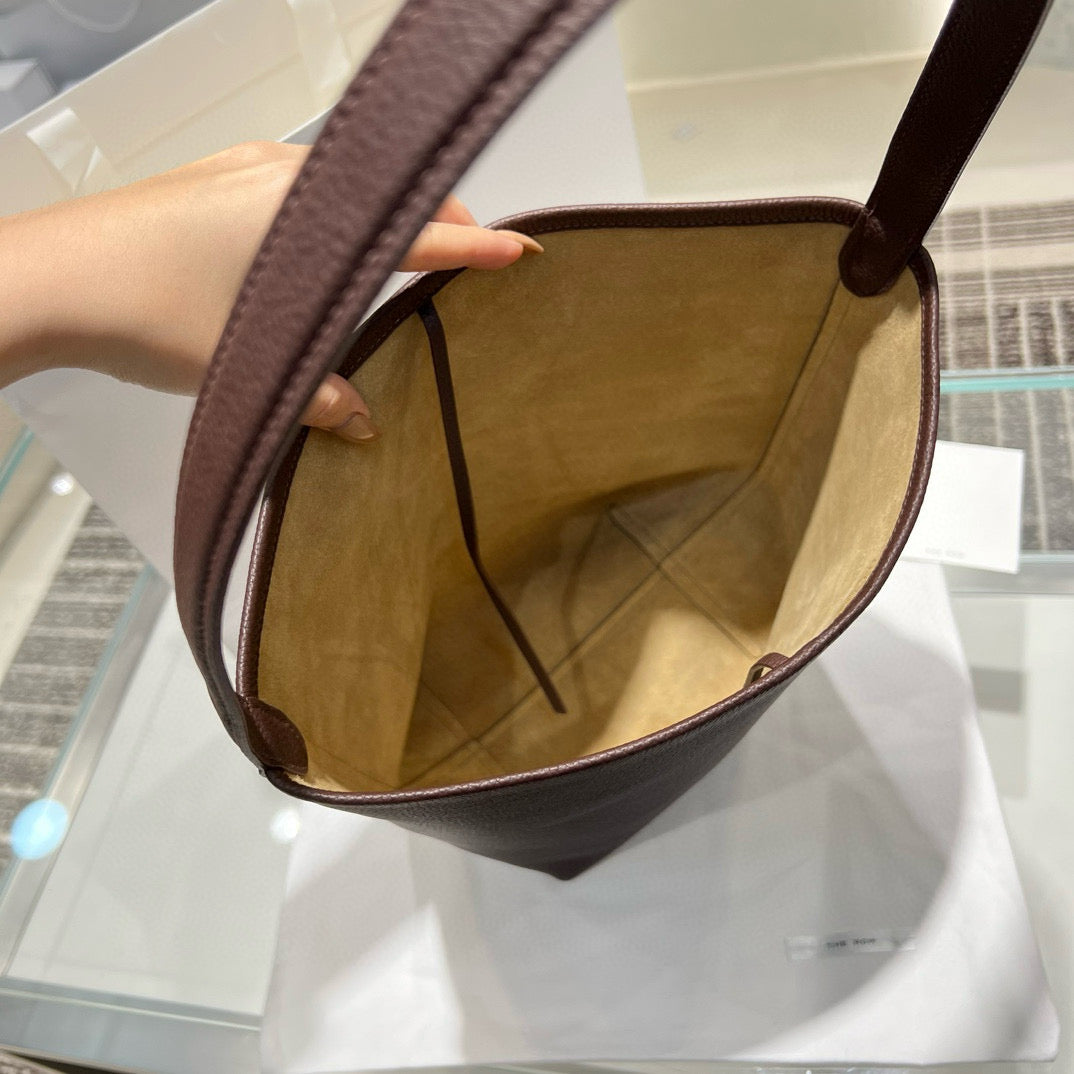 The Row Bucket Bag(30CM*28CM*15.5CM)