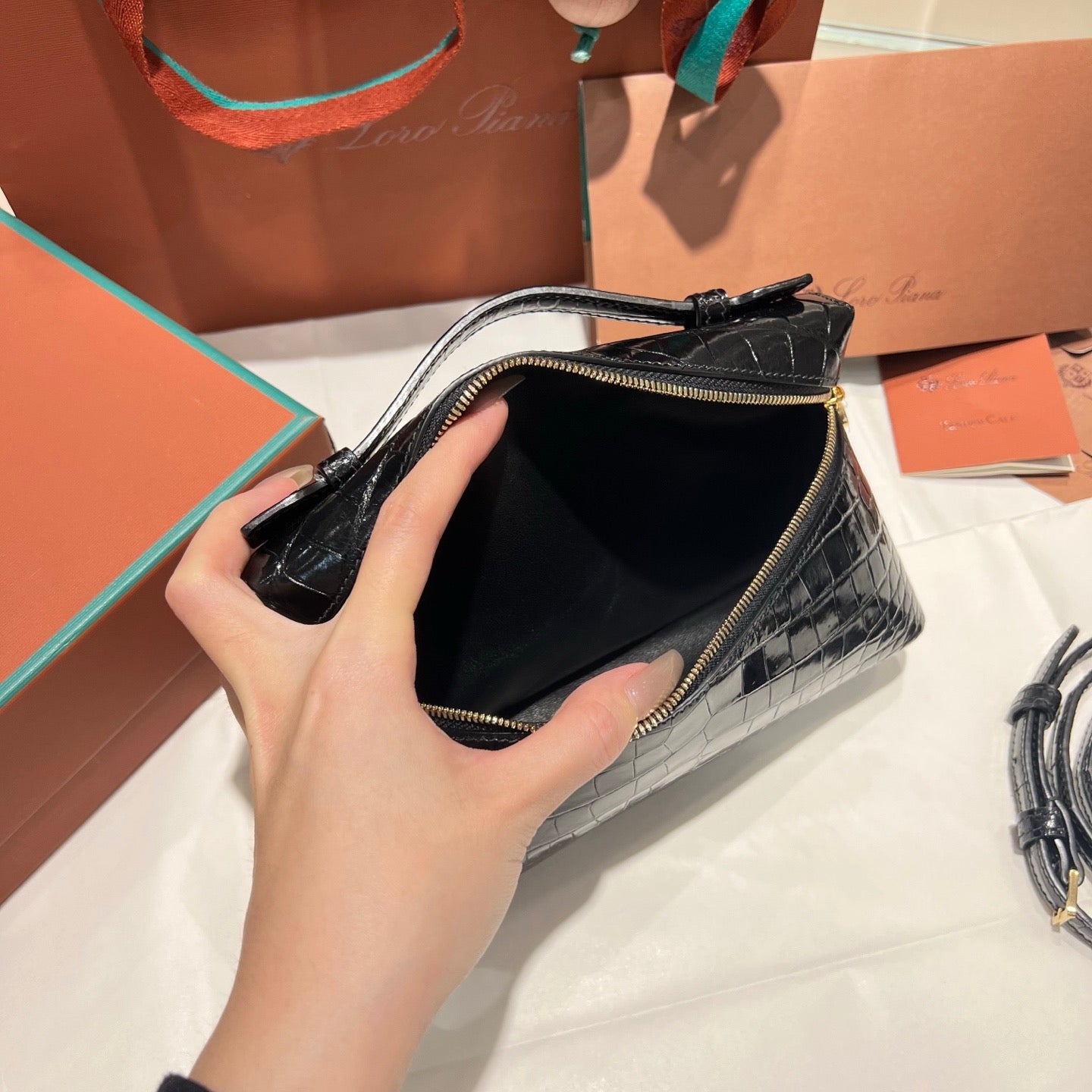 LP Extra Pocket L19 Handbag