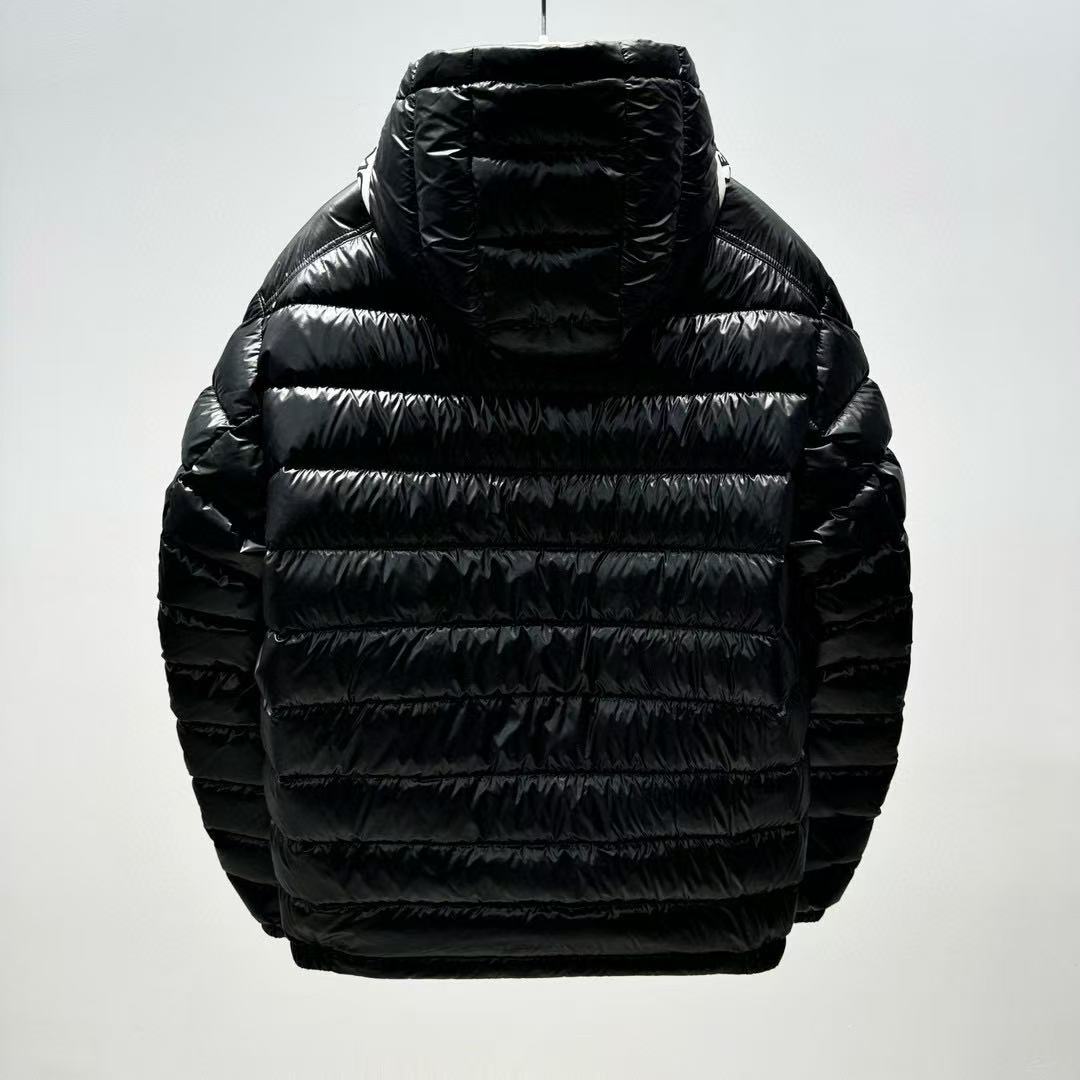 Moncler Down Jacket (Chest 110)