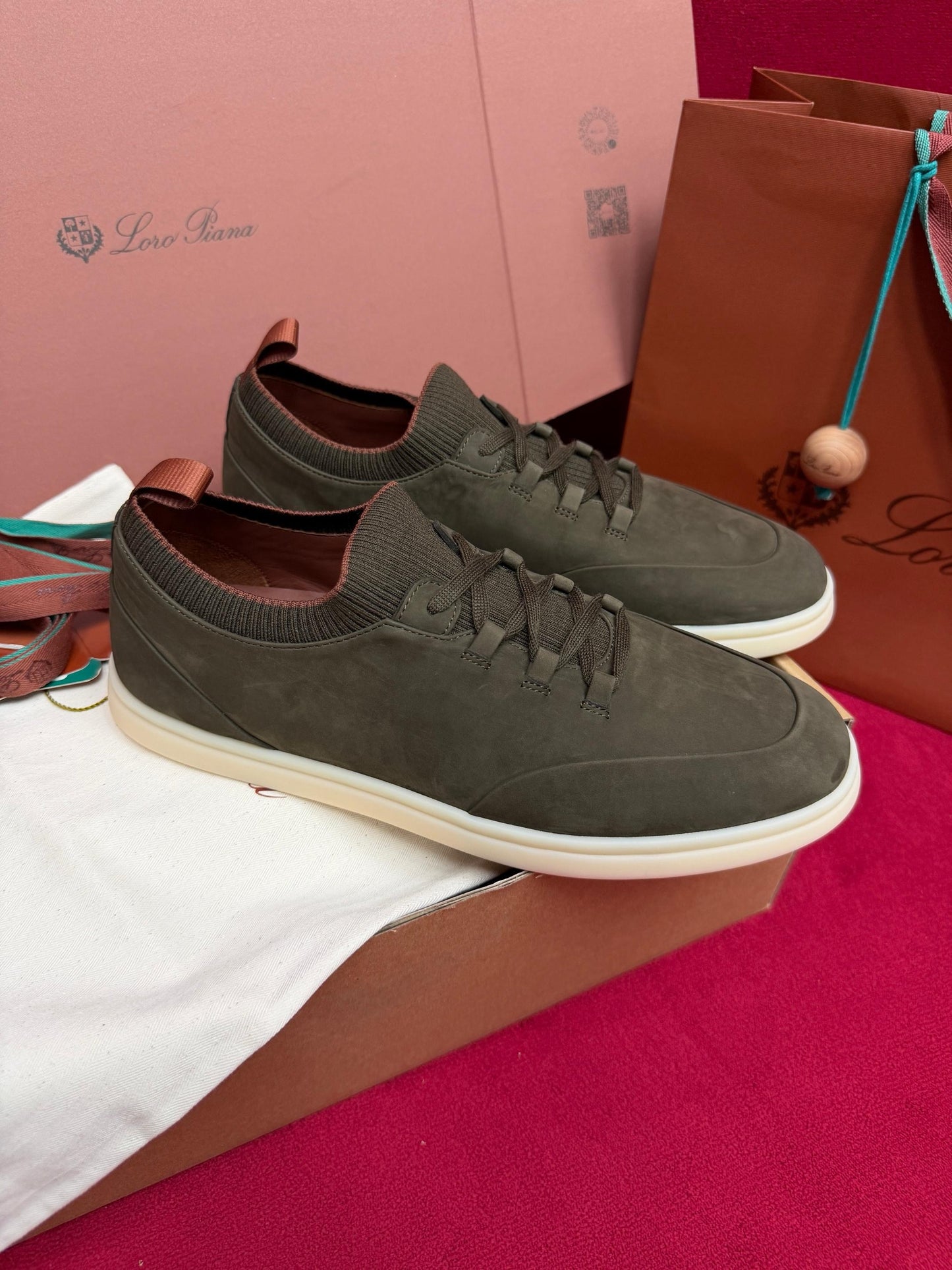 LP Sneaker
