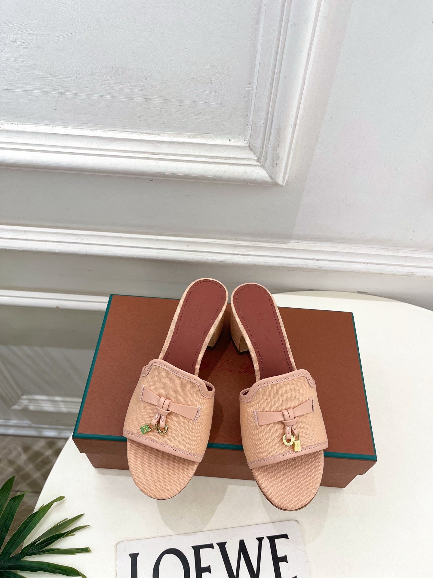 LP Sandals