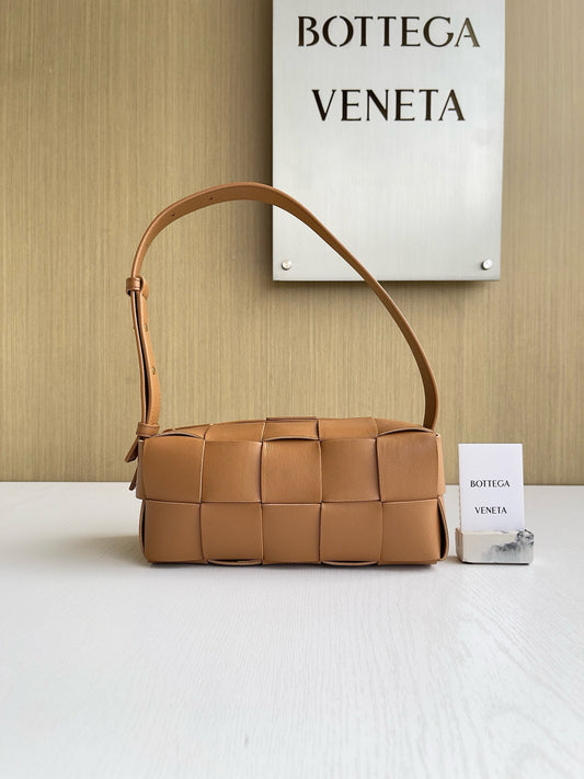BV Intrecciato Cassette Bag