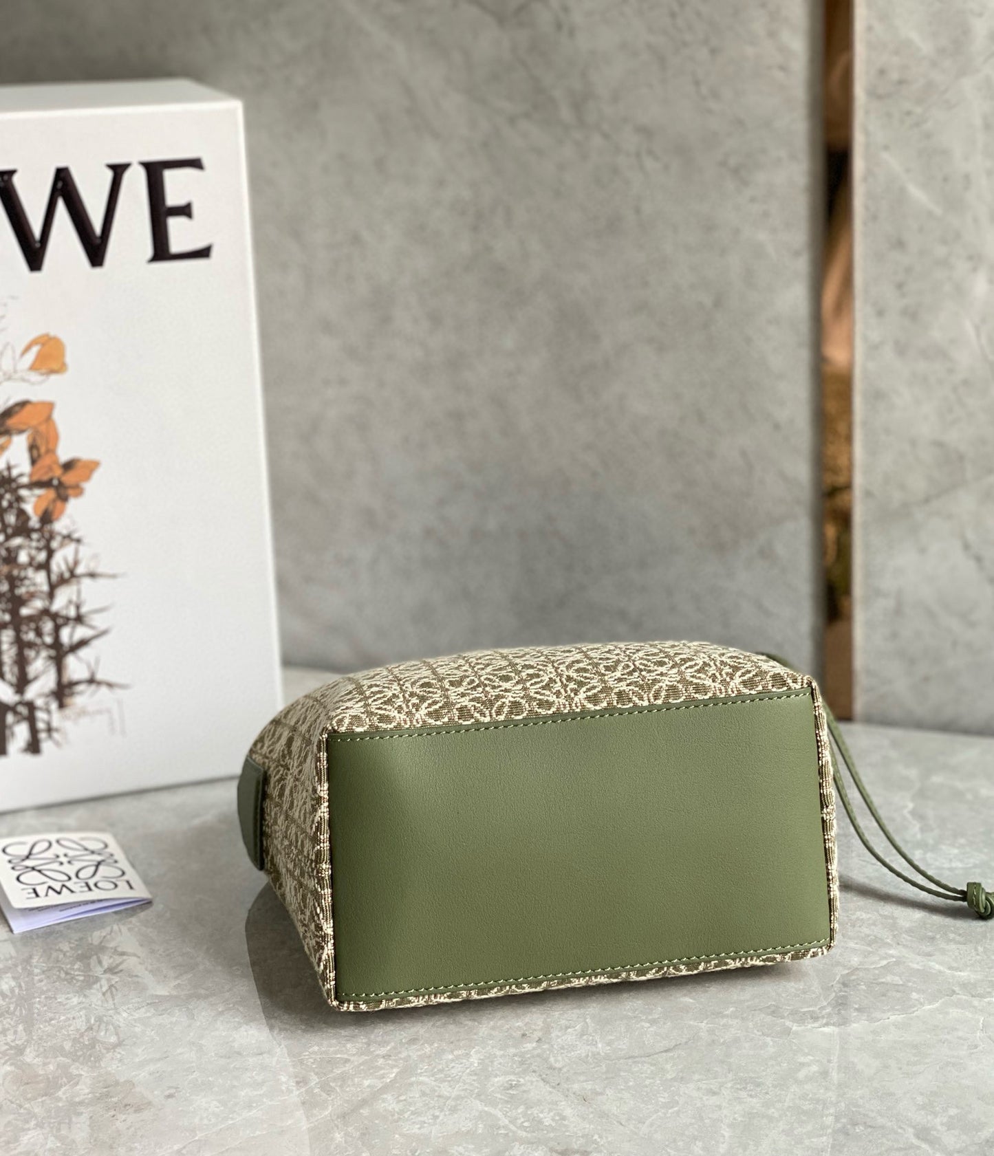 Loewe Cubi Lunch Bag(27x21x16.5cm)